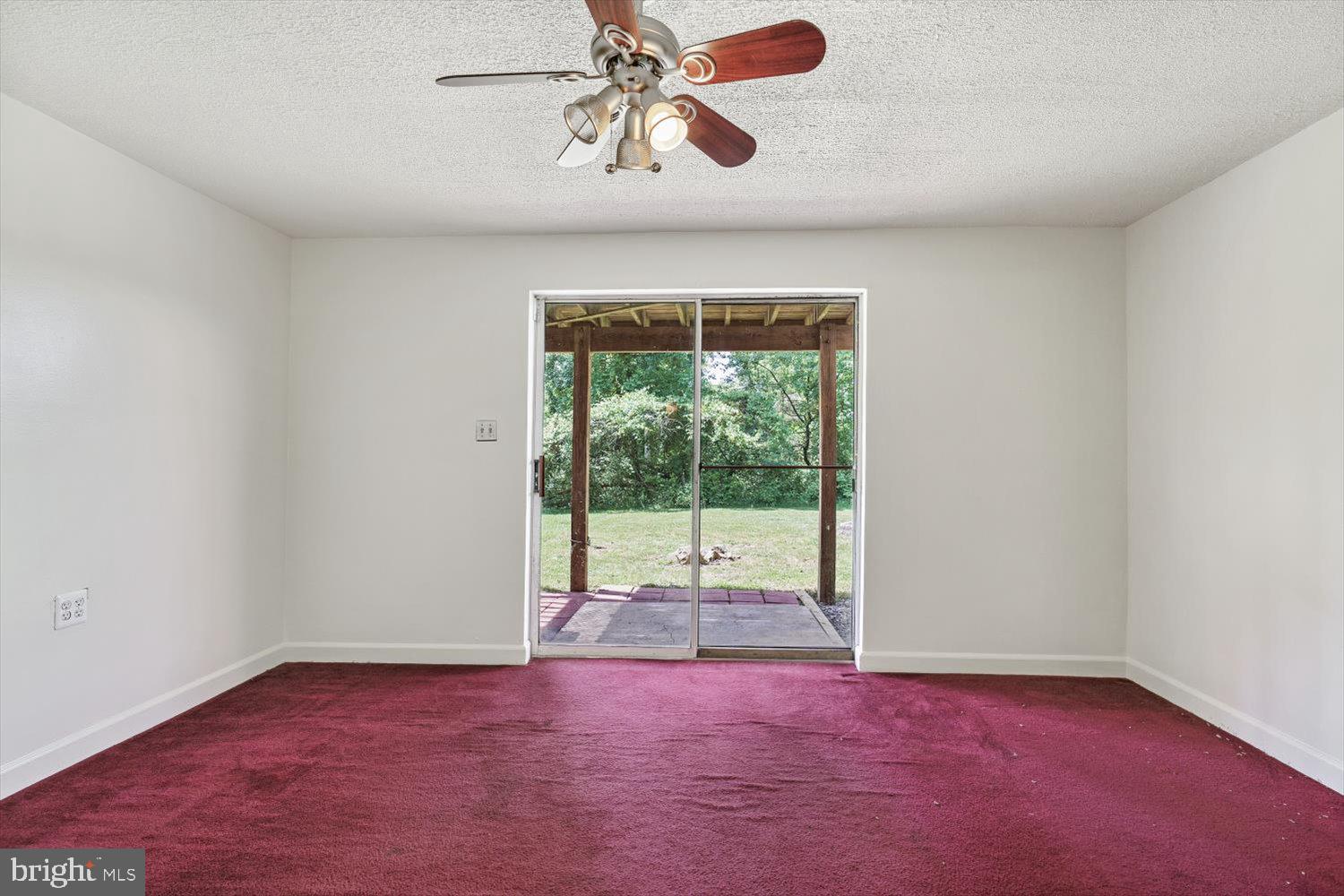 SHEFFIELD GLEN TOWNHOMES - Residential