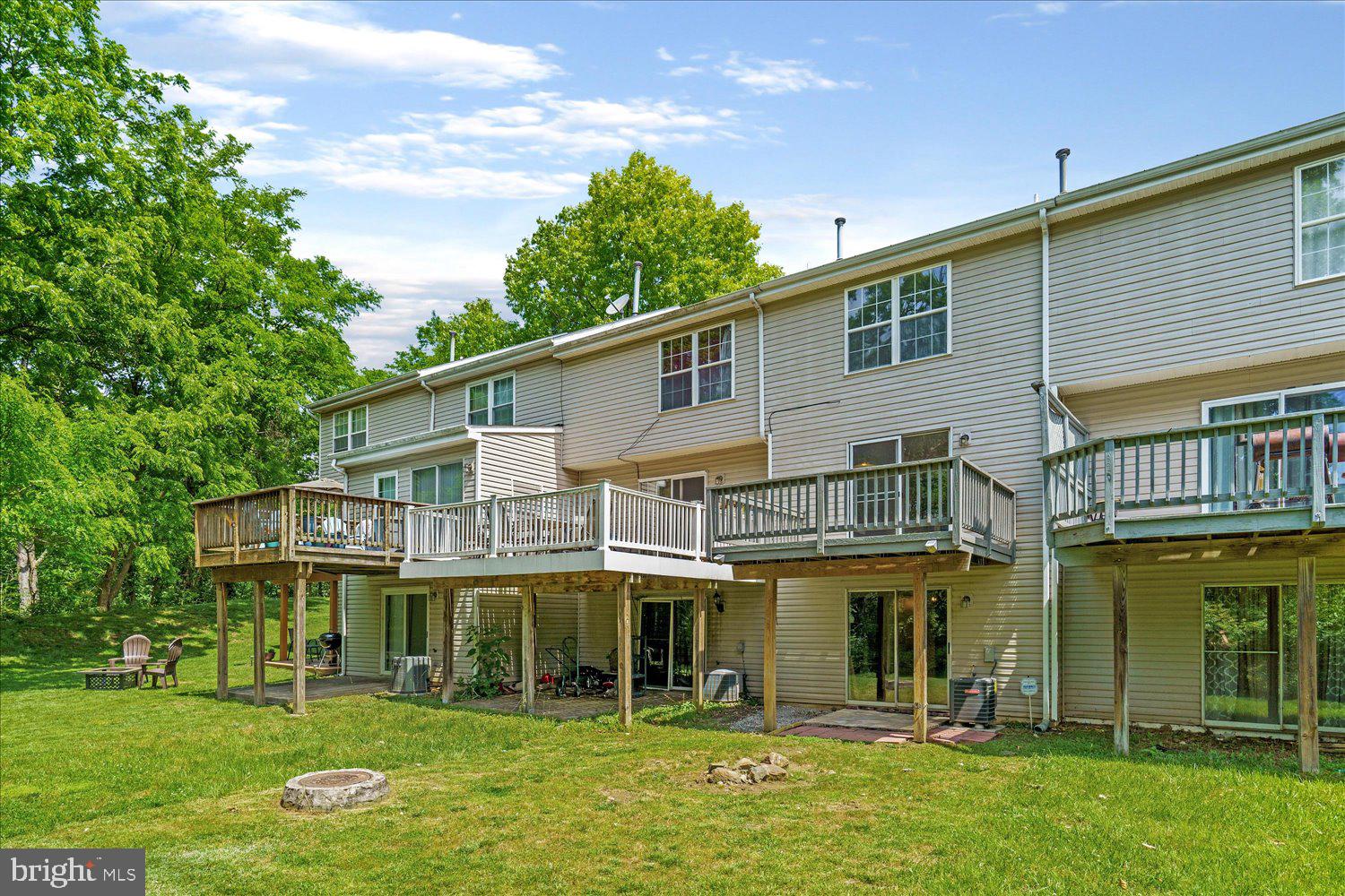 SHEFFIELD GLEN TOWNHOMES - Residential