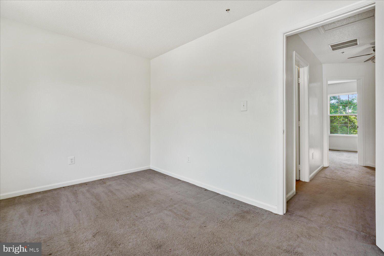 SHEFFIELD GLEN TOWNHOMES - Residential