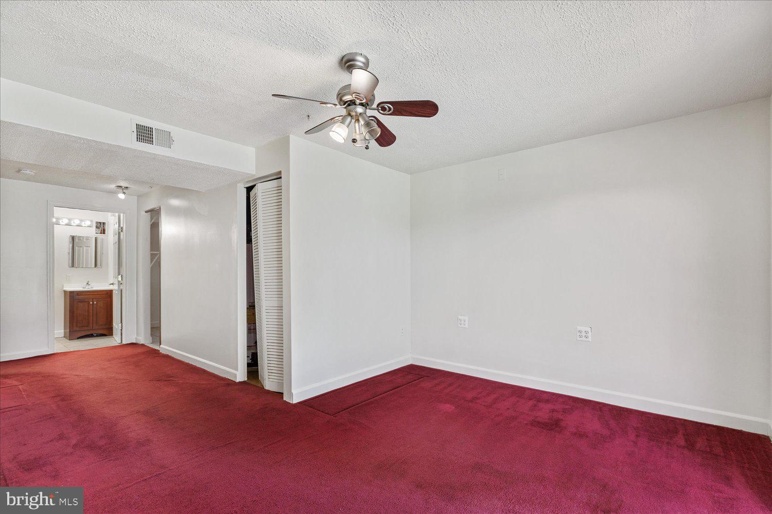 SHEFFIELD GLEN TOWNHOMES - Residential