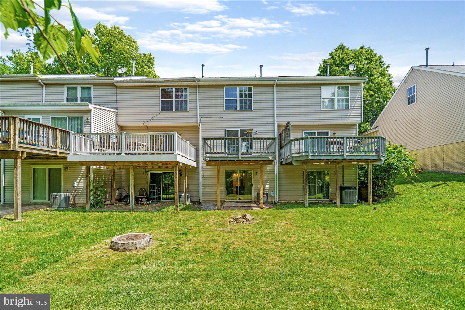 SHEFFIELD GLEN TOWNHOMES - Residential