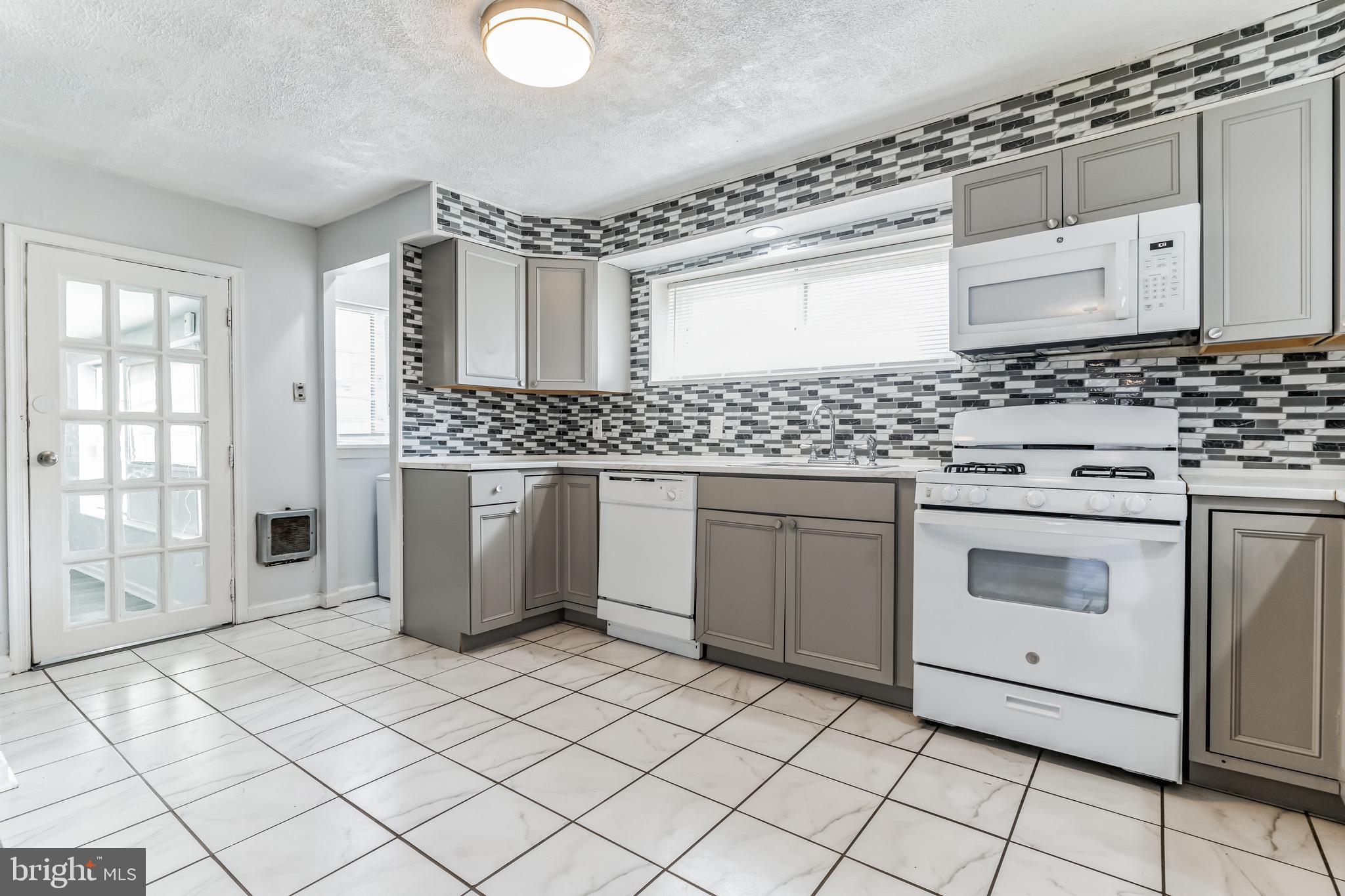 FAIRMOUNT - Residential