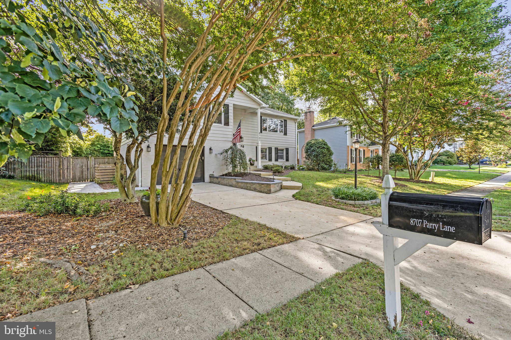 8707 PARRY LANE