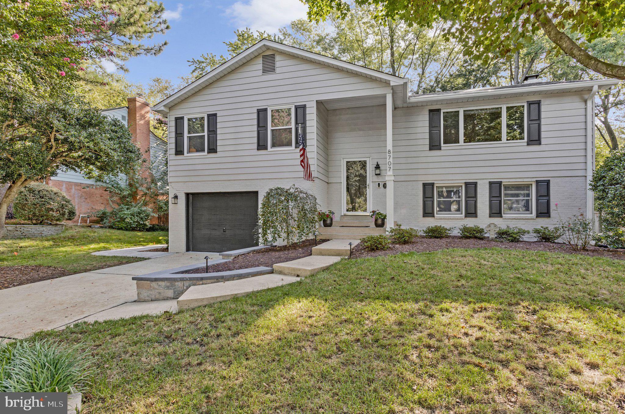 8707 PARRY LANE