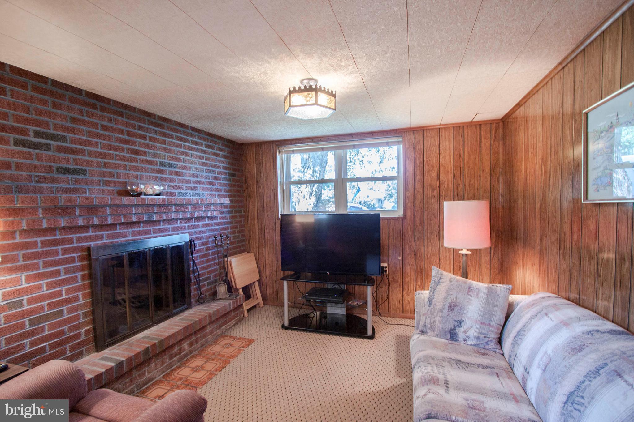 EDGE MEAD - Residential