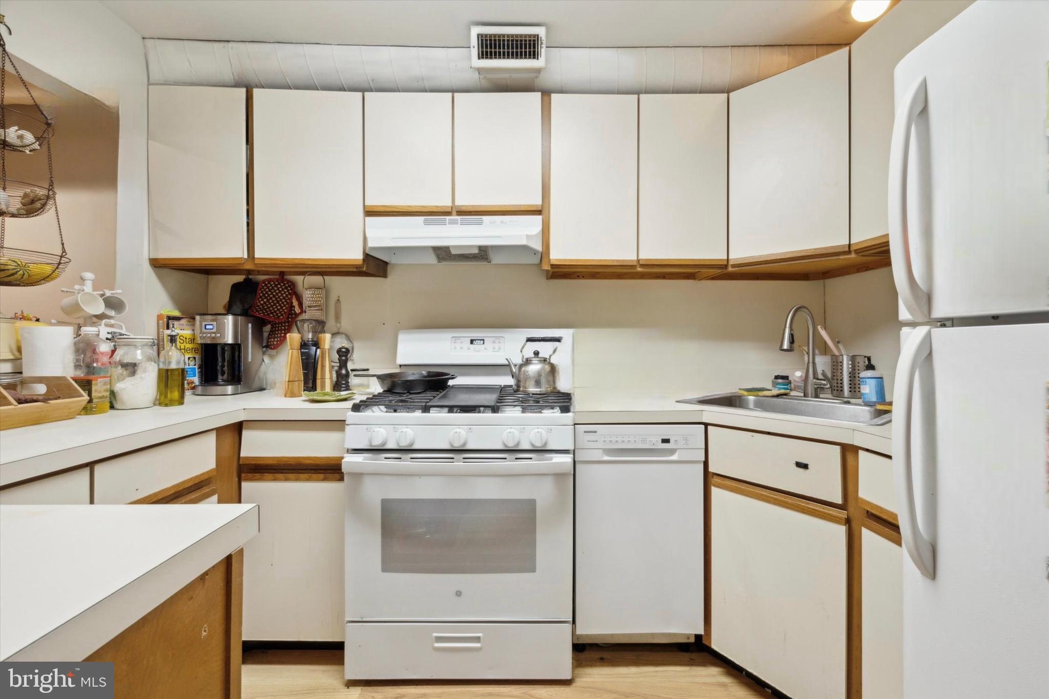 OLD CITY - Residential Lease