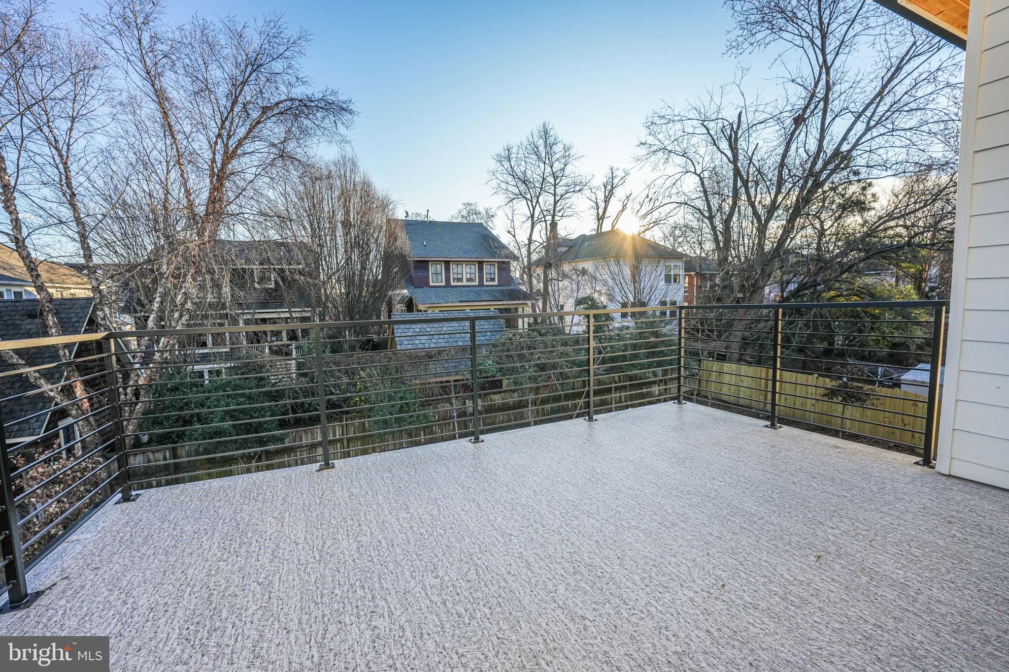 MOORES CLARENDON - Residential