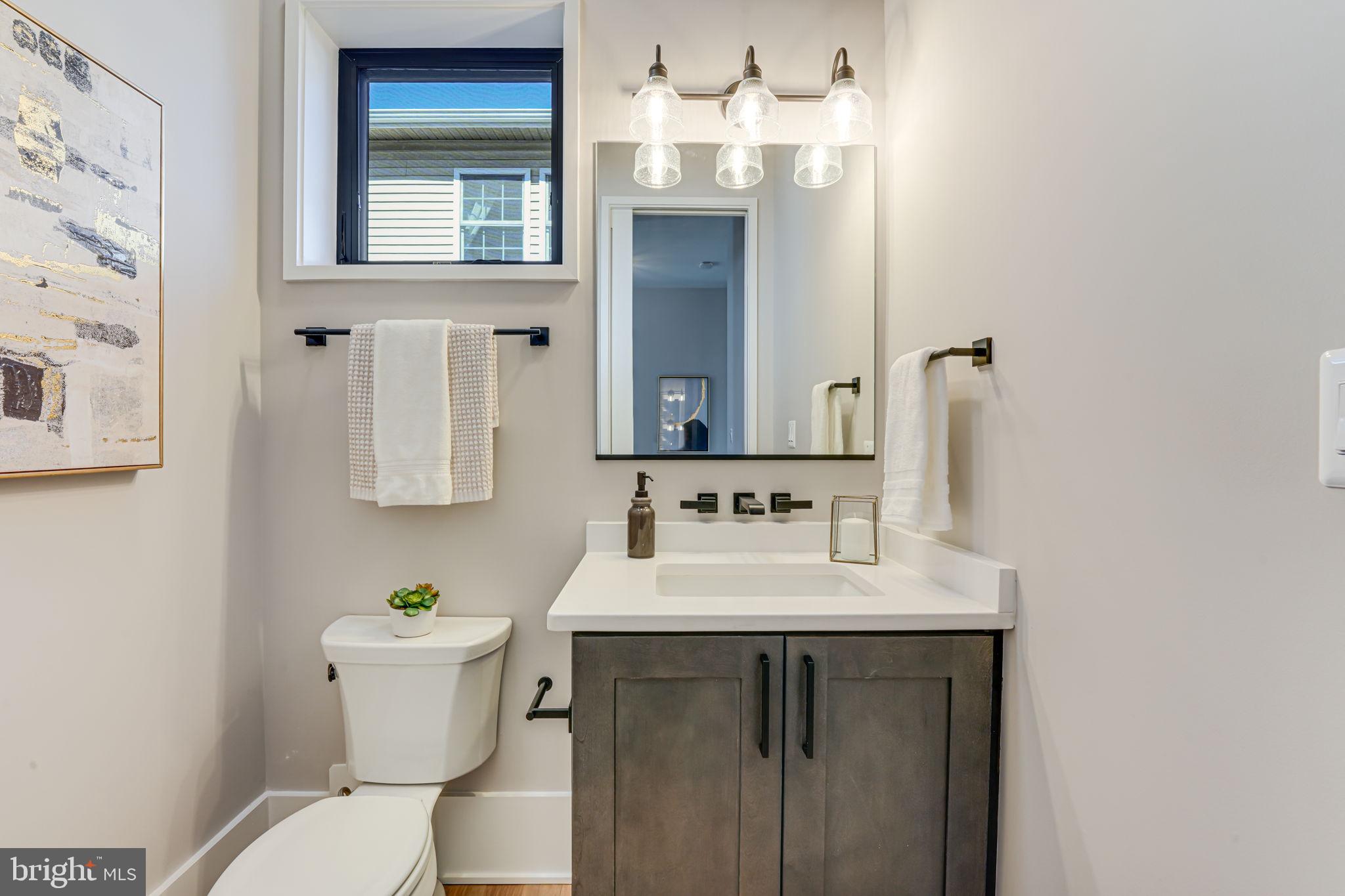 MOORES CLARENDON - Residential