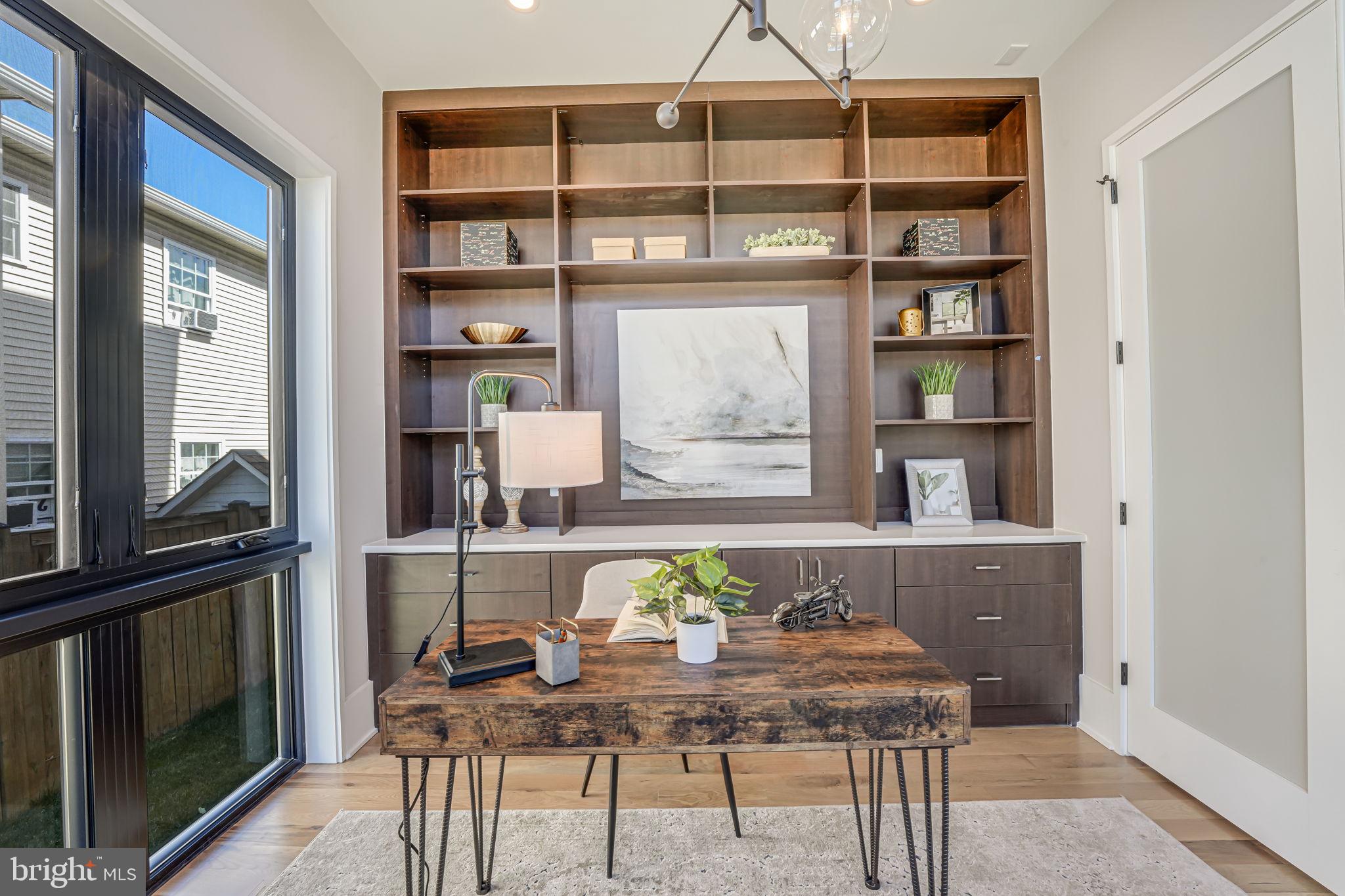 MOORES CLARENDON - Residential