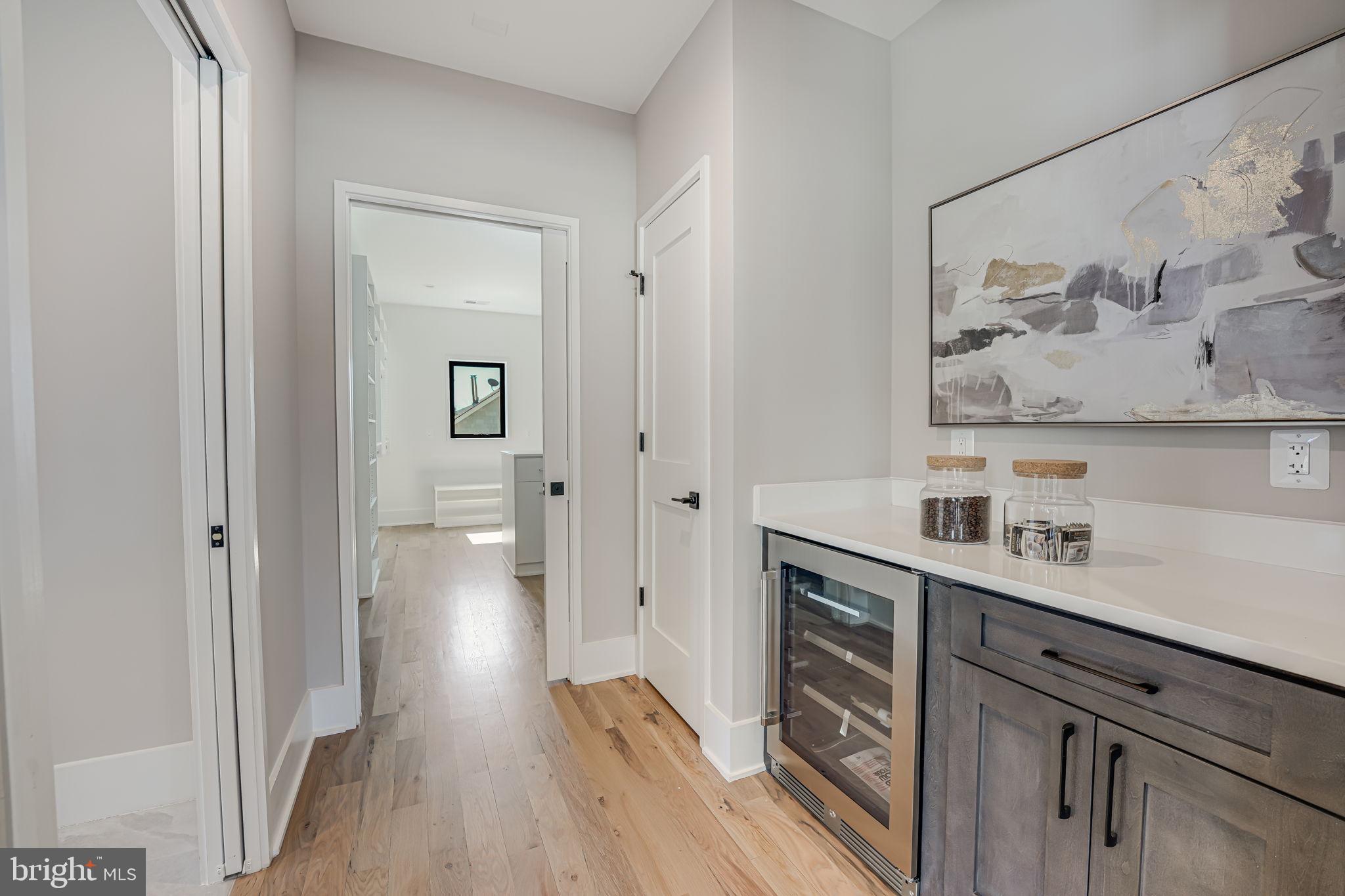 MOORES CLARENDON - Residential