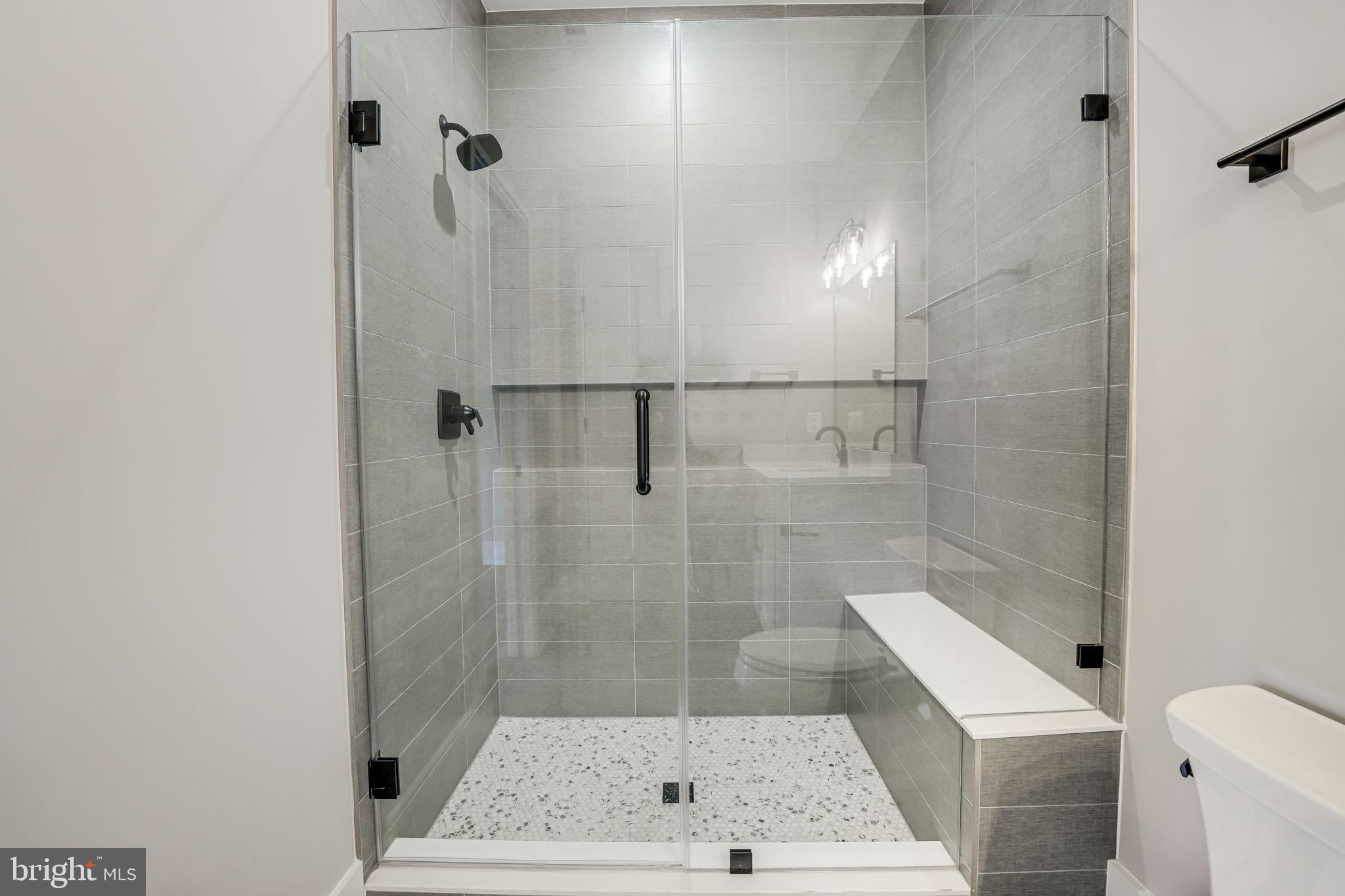 MOORES CLARENDON - Residential