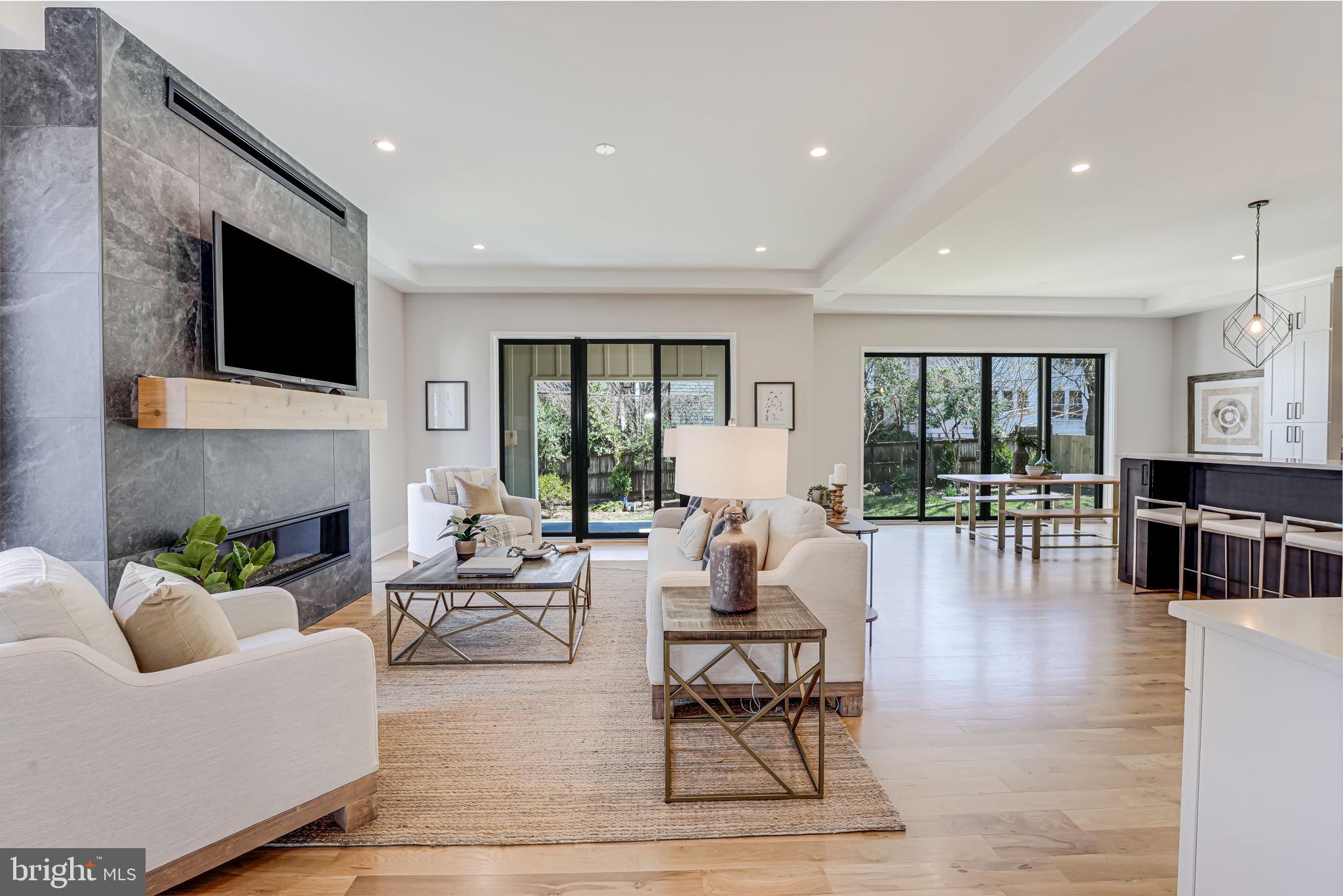 MOORES CLARENDON - Residential