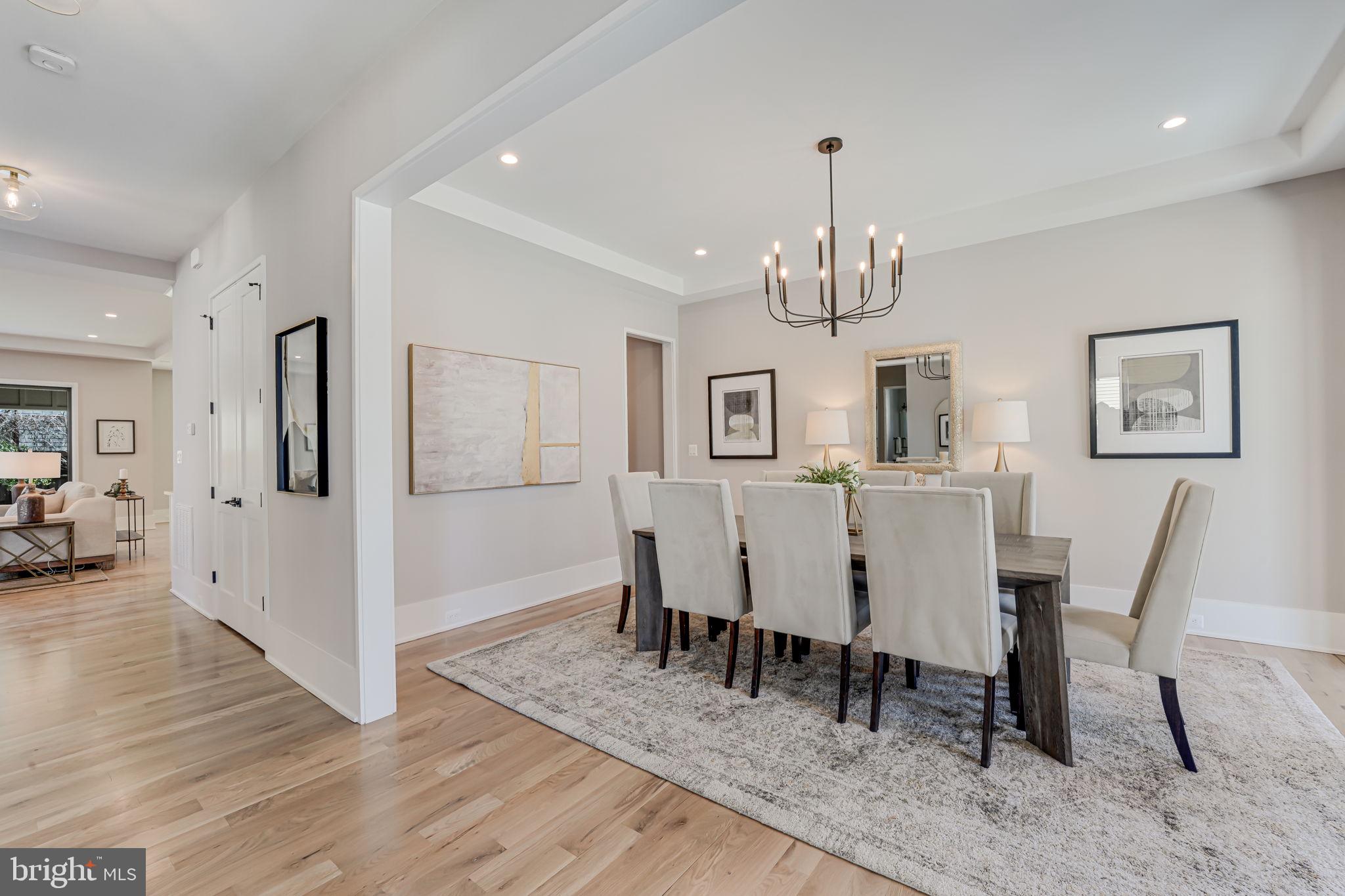 MOORES CLARENDON - Residential