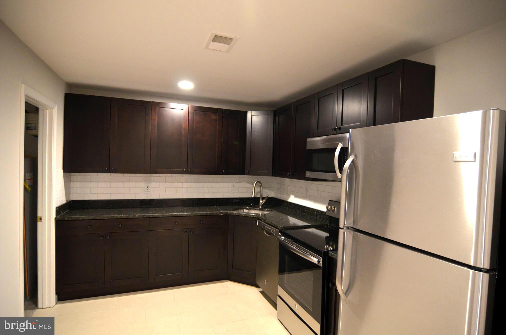 HIGHLANDTOWN - Residential Lease