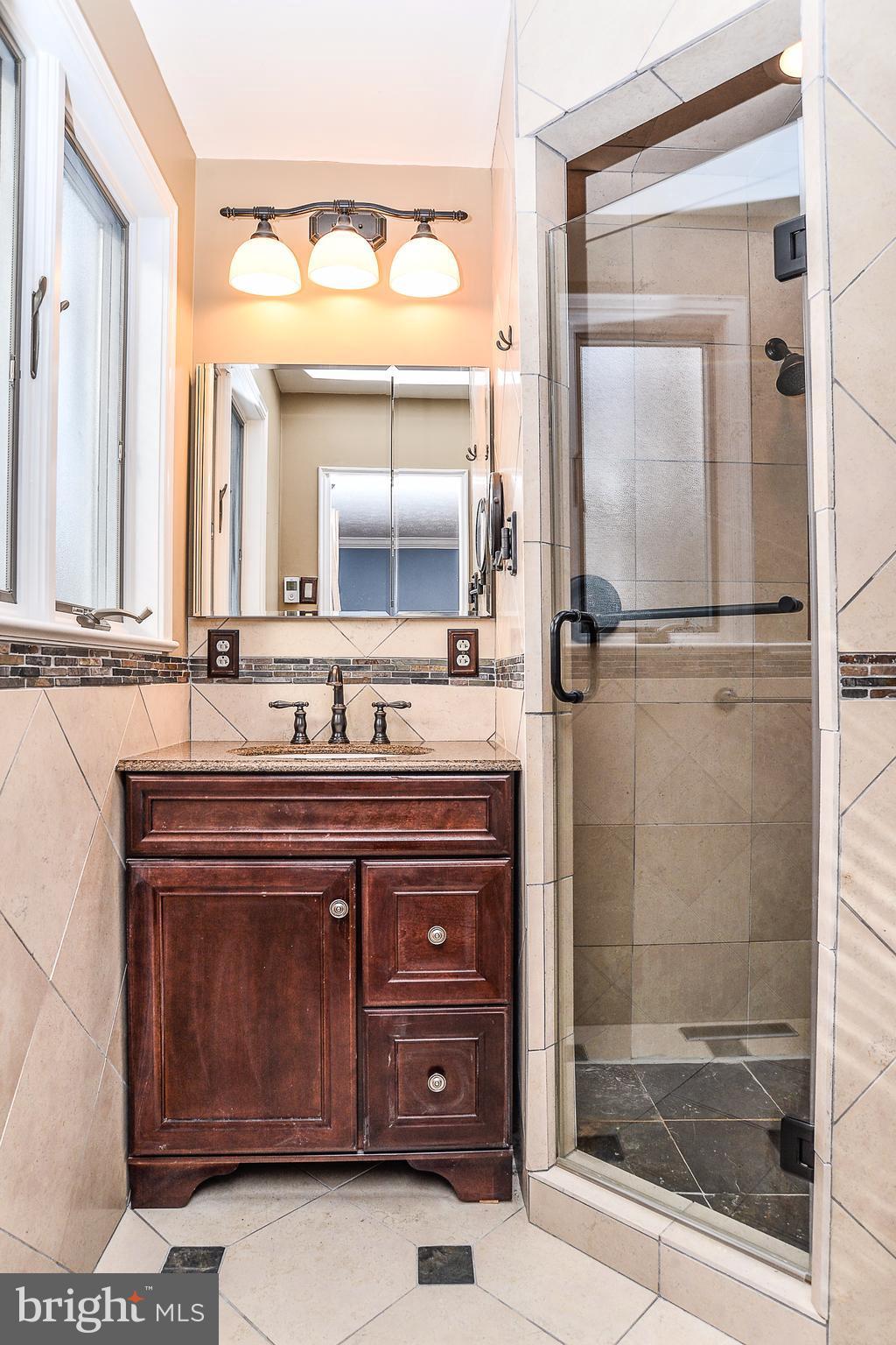 HALLOWING POINT RIVER ESTATES - Residential