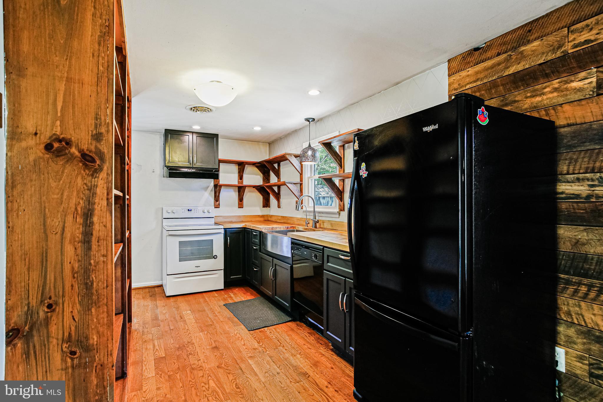 DELAPLAINE MANOR - Residential