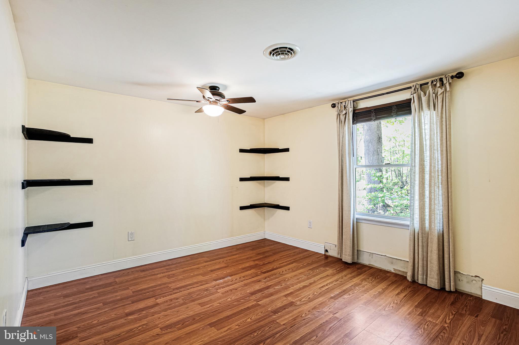 DELAPLAINE MANOR - Residential