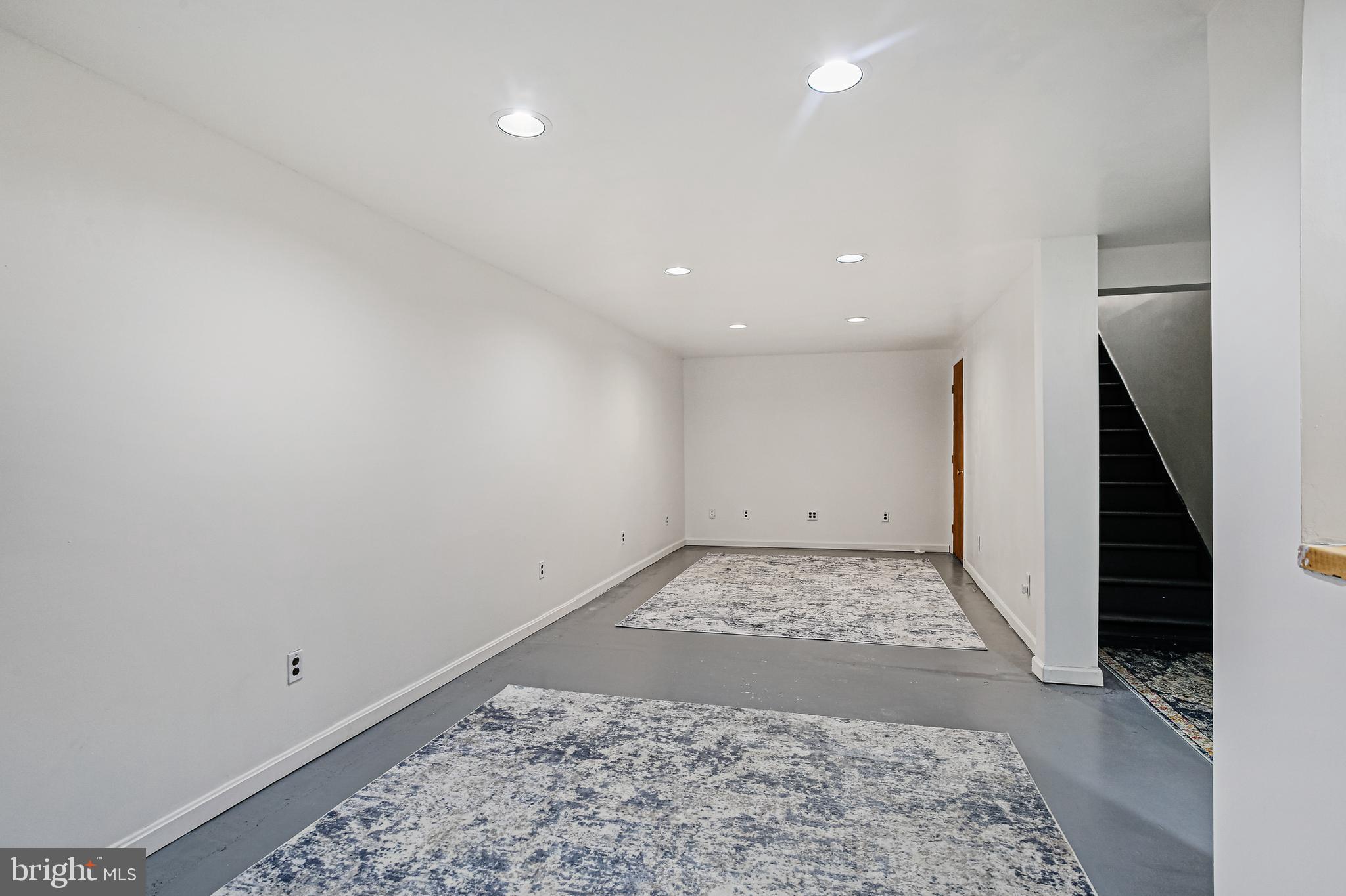 DELAPLAINE MANOR - Residential