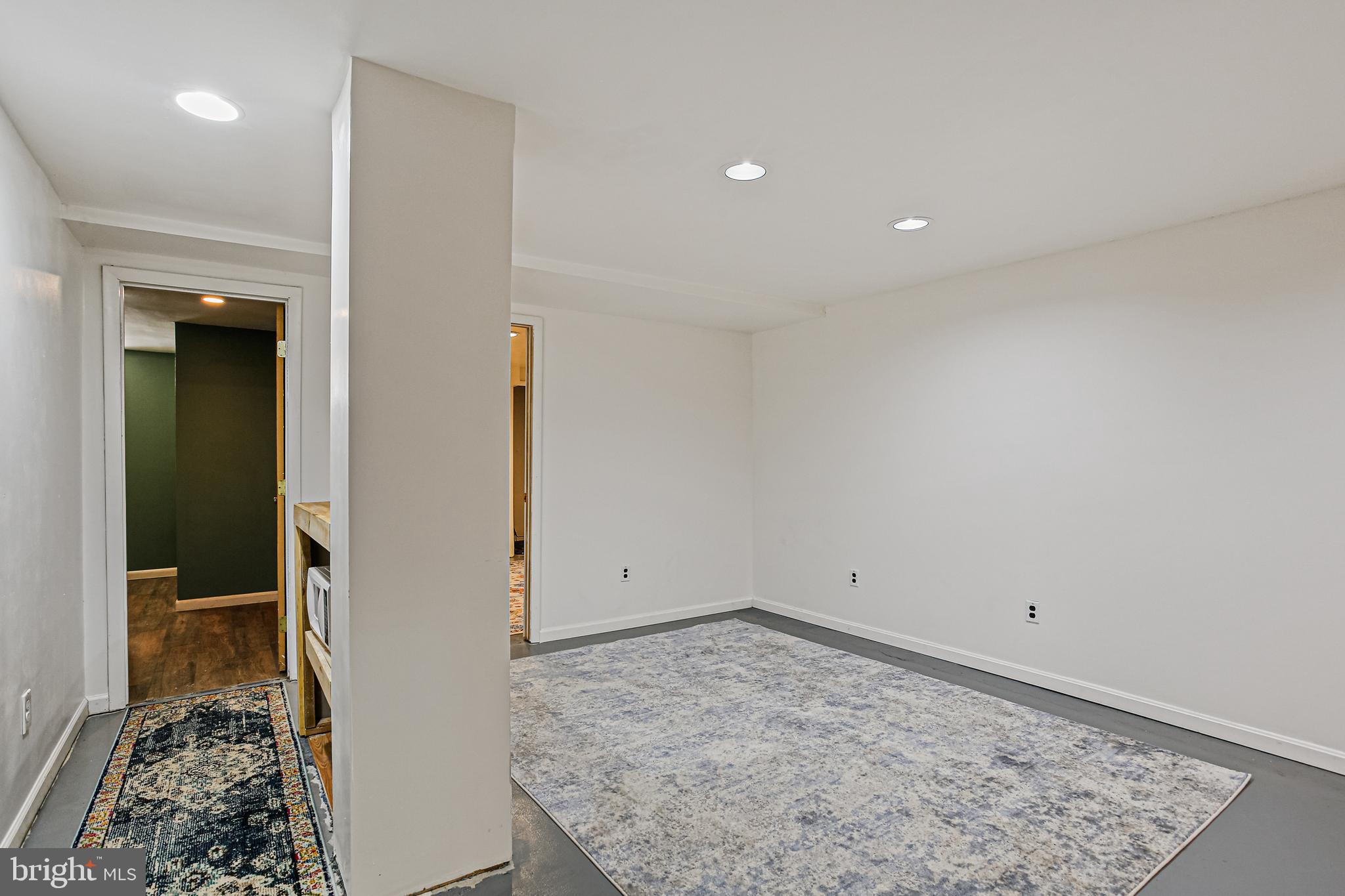 DELAPLAINE MANOR - Residential