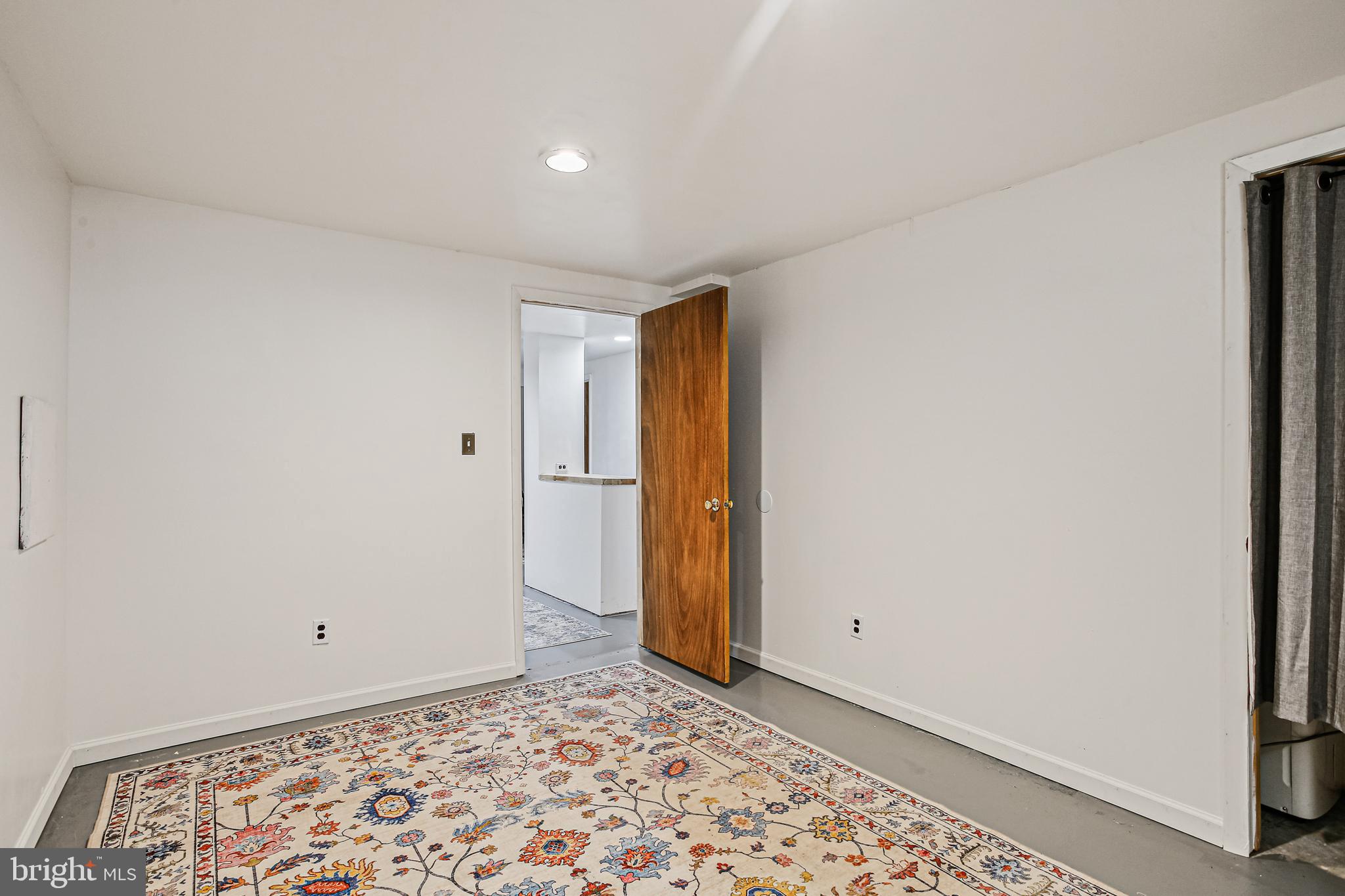 DELAPLAINE MANOR - Residential