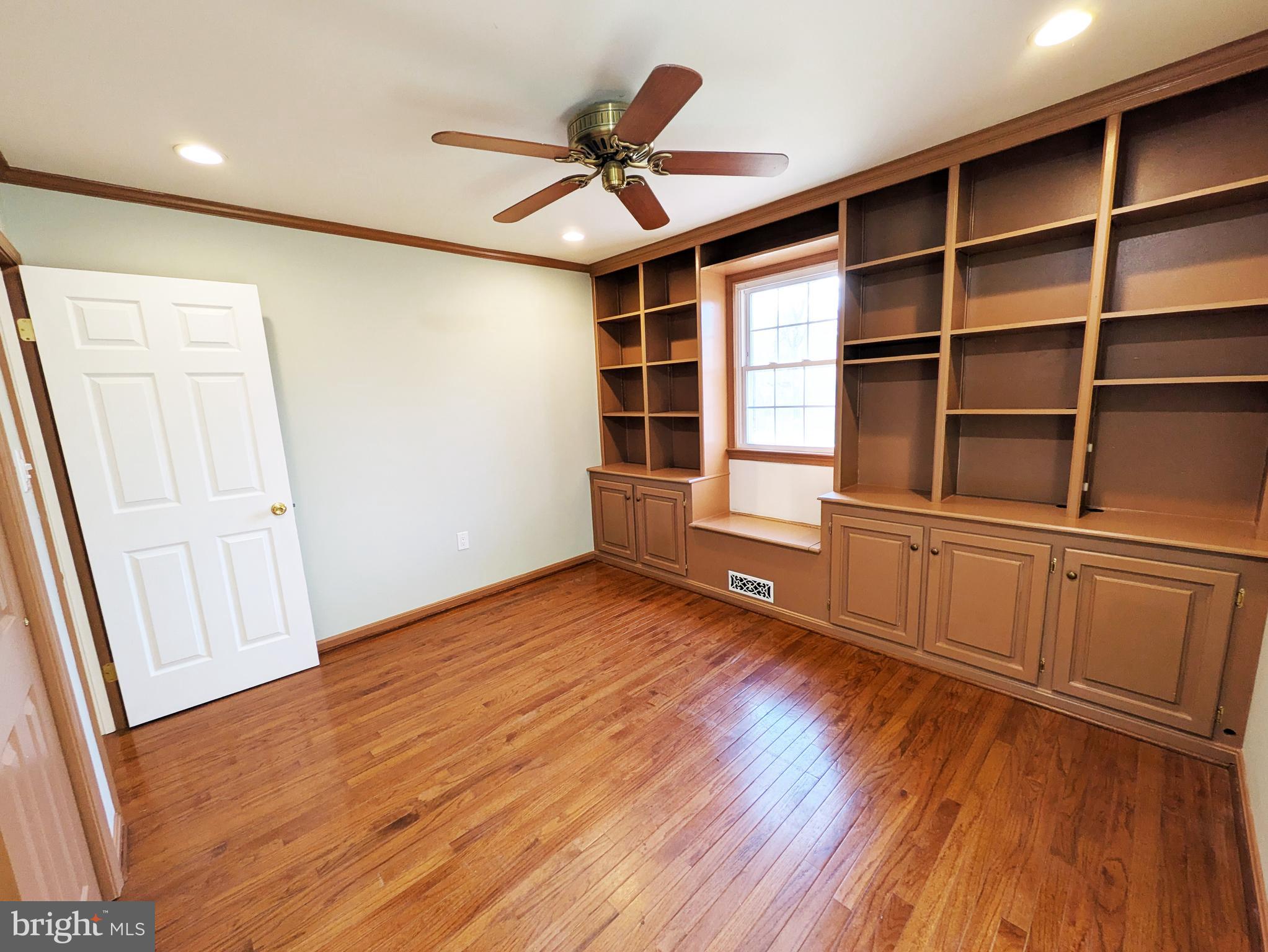 KNOLLAND - Residential