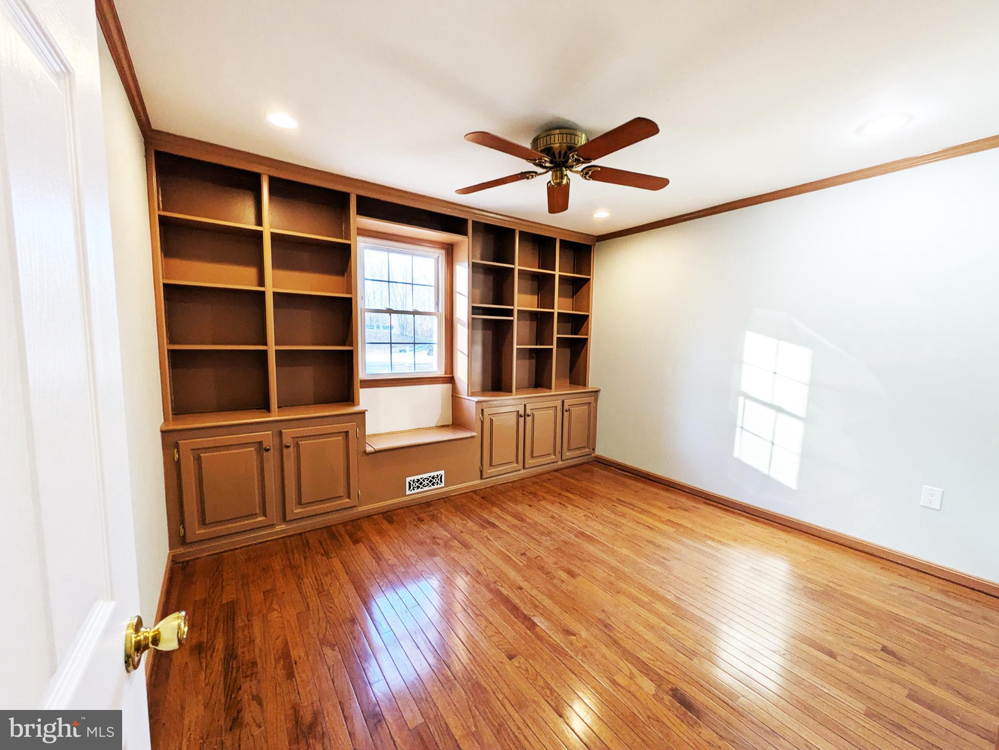 KNOLLAND - Residential