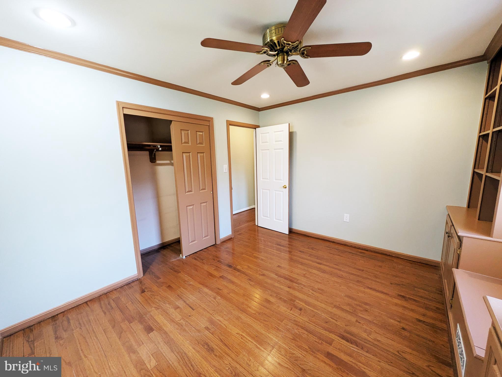 KNOLLAND - Residential