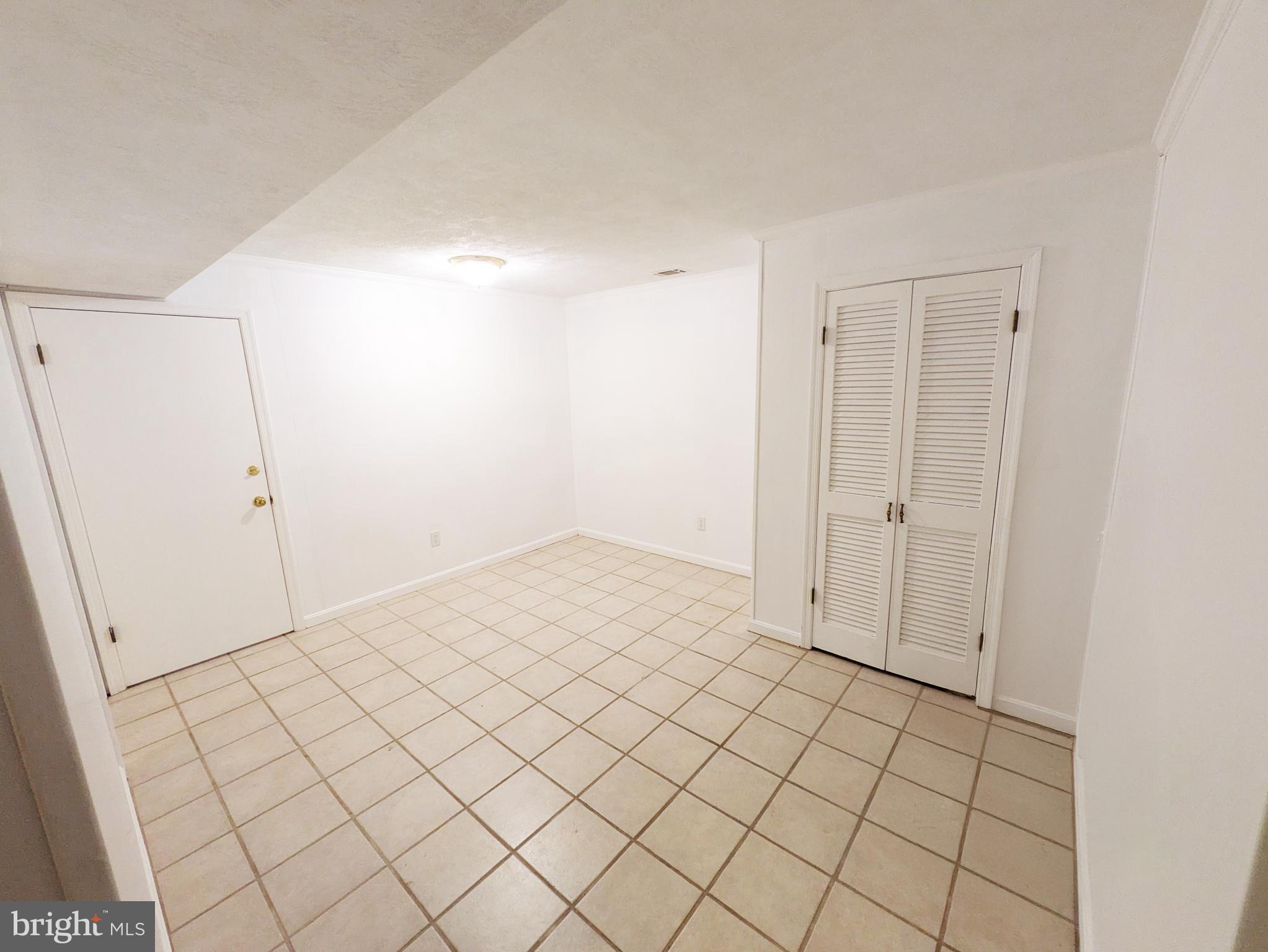 KNOLLAND - Residential