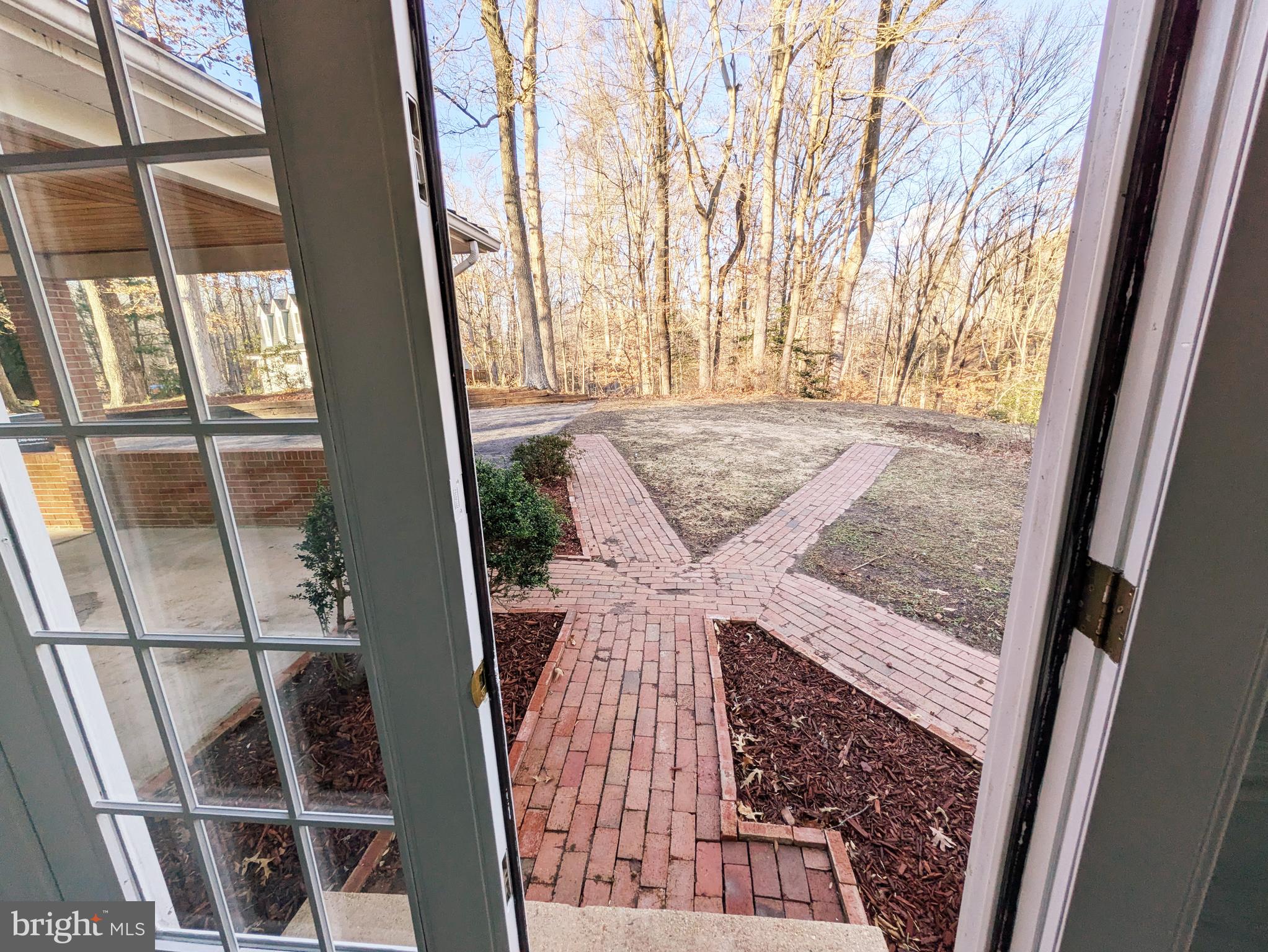 KNOLLAND - Residential