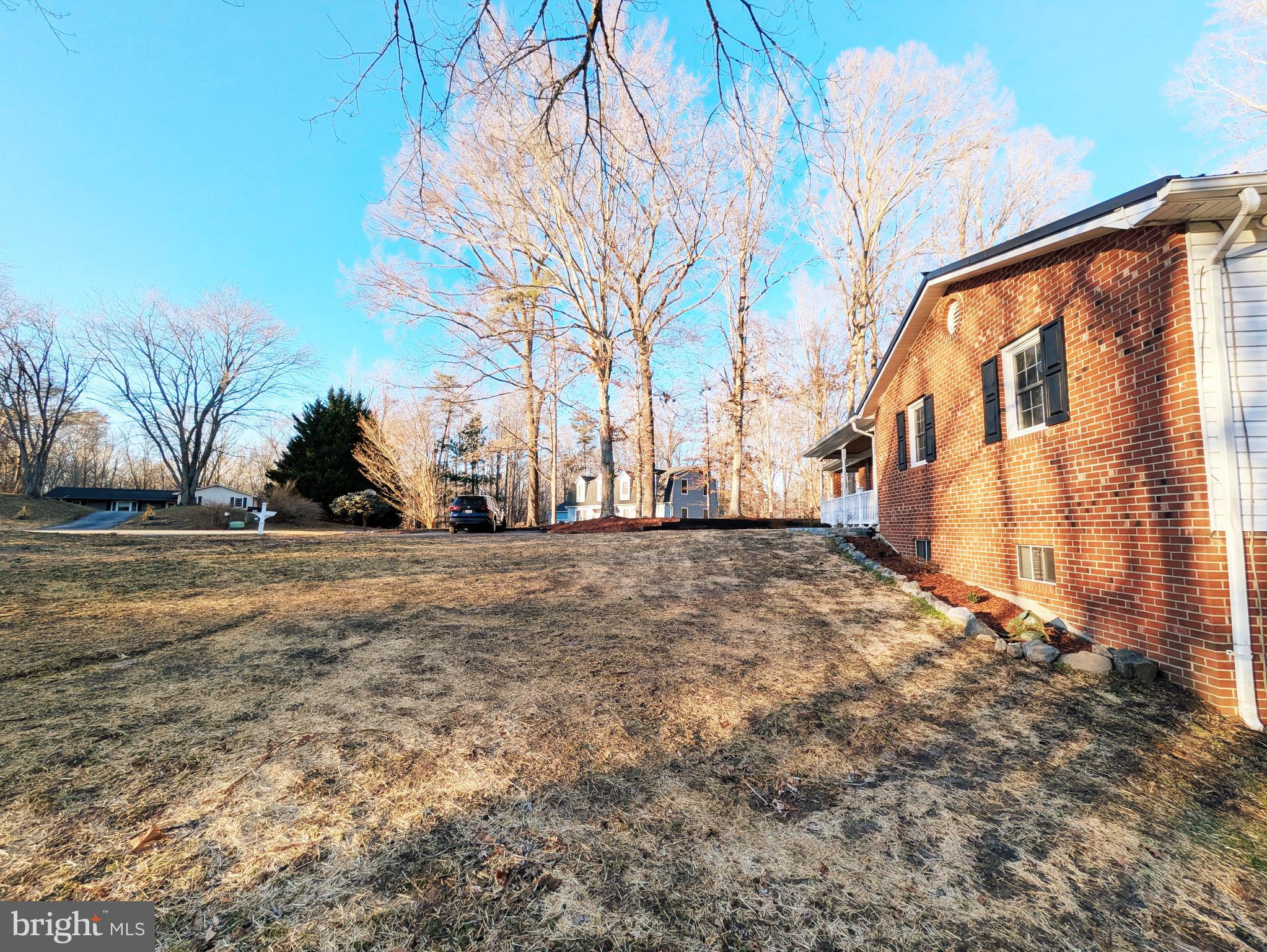 KNOLLAND - Residential