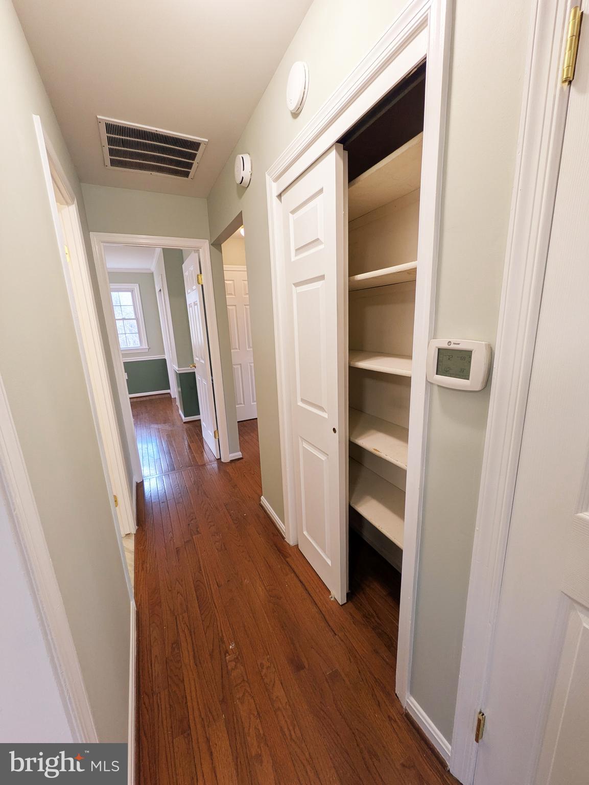 KNOLLAND - Residential