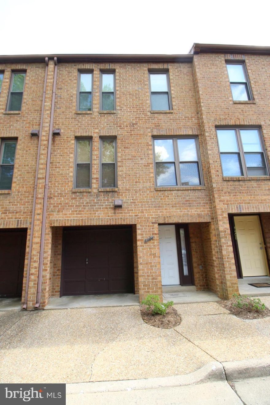Contemporary 3 level townhome in the heart of Arlington with garage!! This 2/2.5 offers an open kitchen concept, carpet, hardwood floors, fireplace, lower level den, peaceful private patio, and spacious bedrooms. Wonderful commuter location within blocks of Ballston metro.