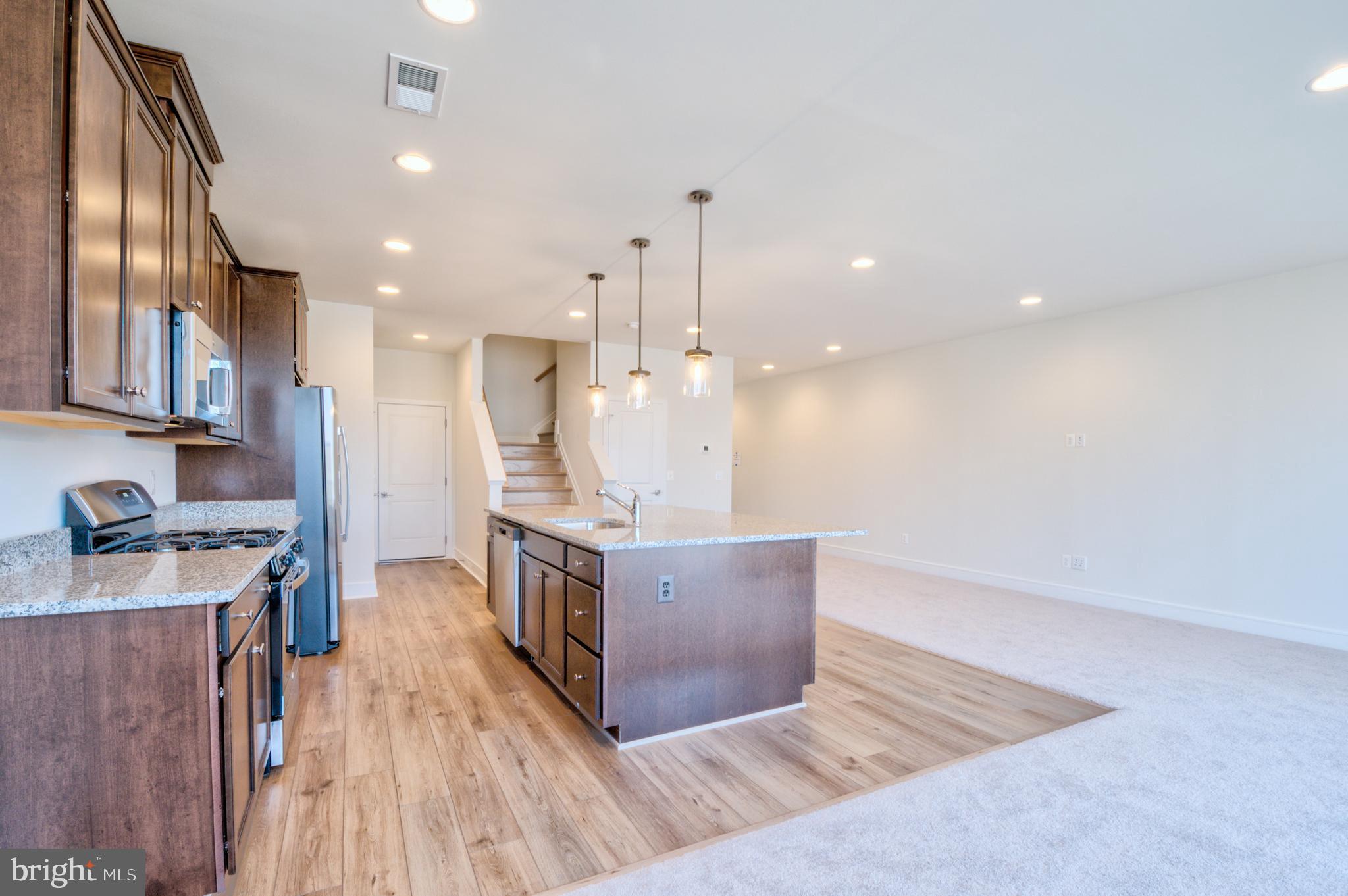 LAKE FREDERICK - Residential Lease