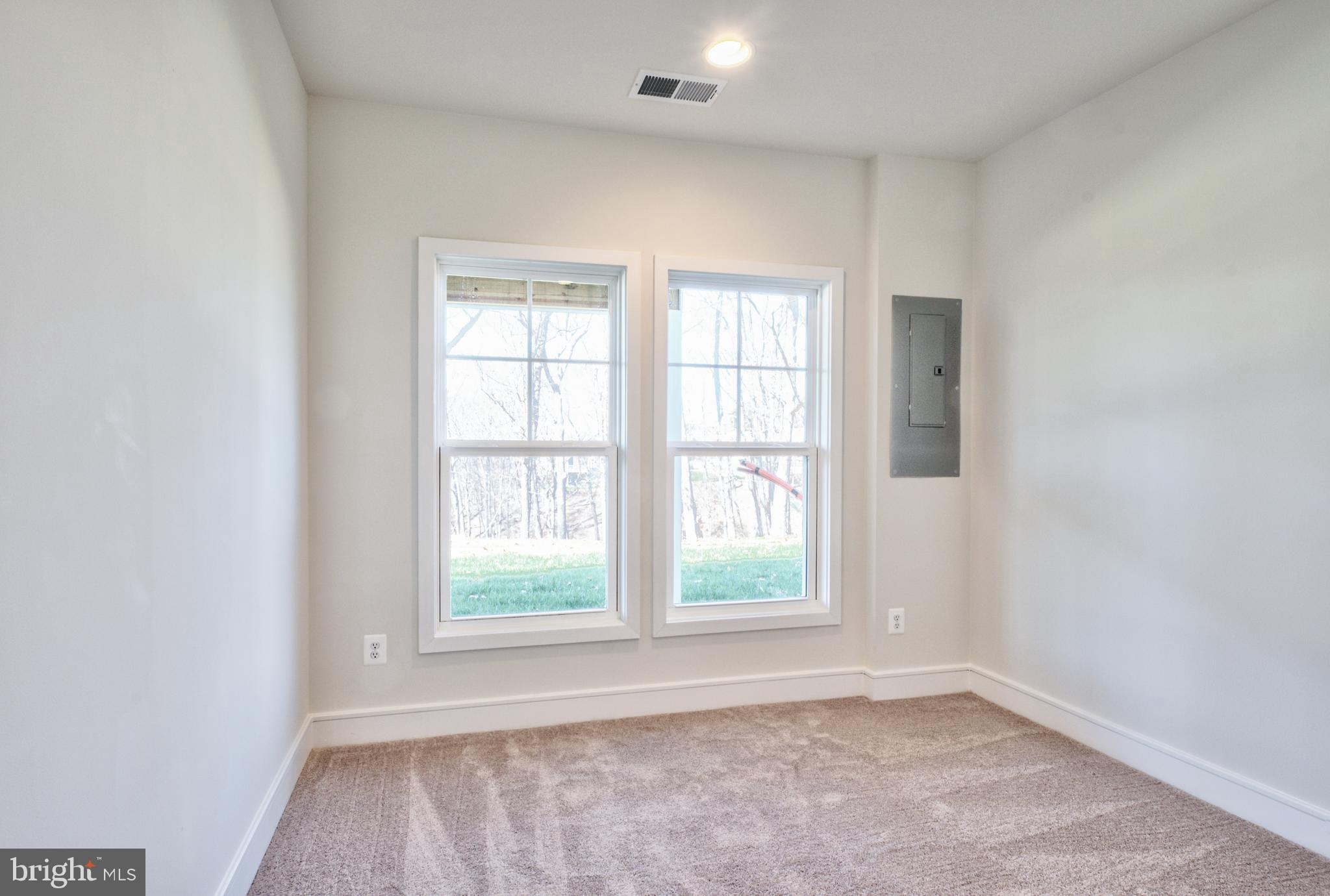 LAKE FREDERICK - Residential Lease