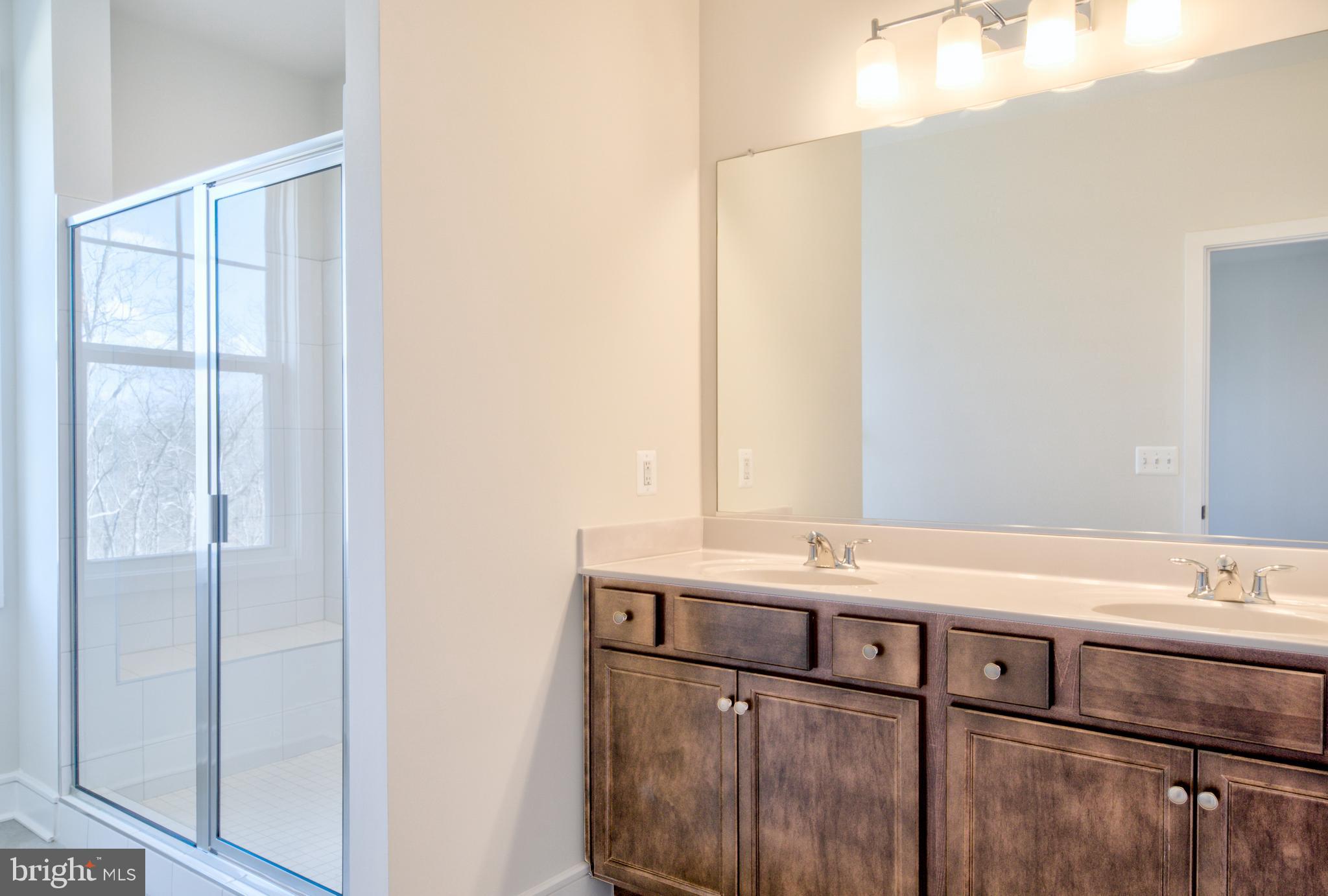 LAKE FREDERICK - Residential Lease