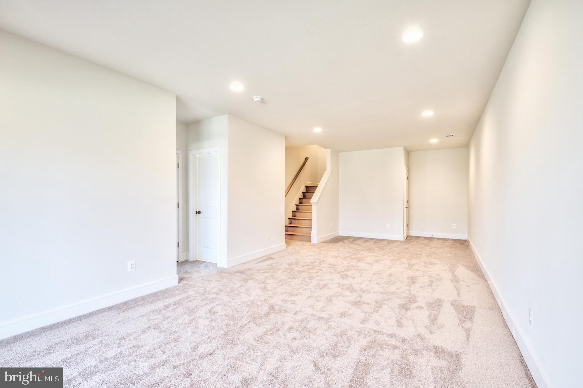 LAKE FREDERICK - Residential Lease