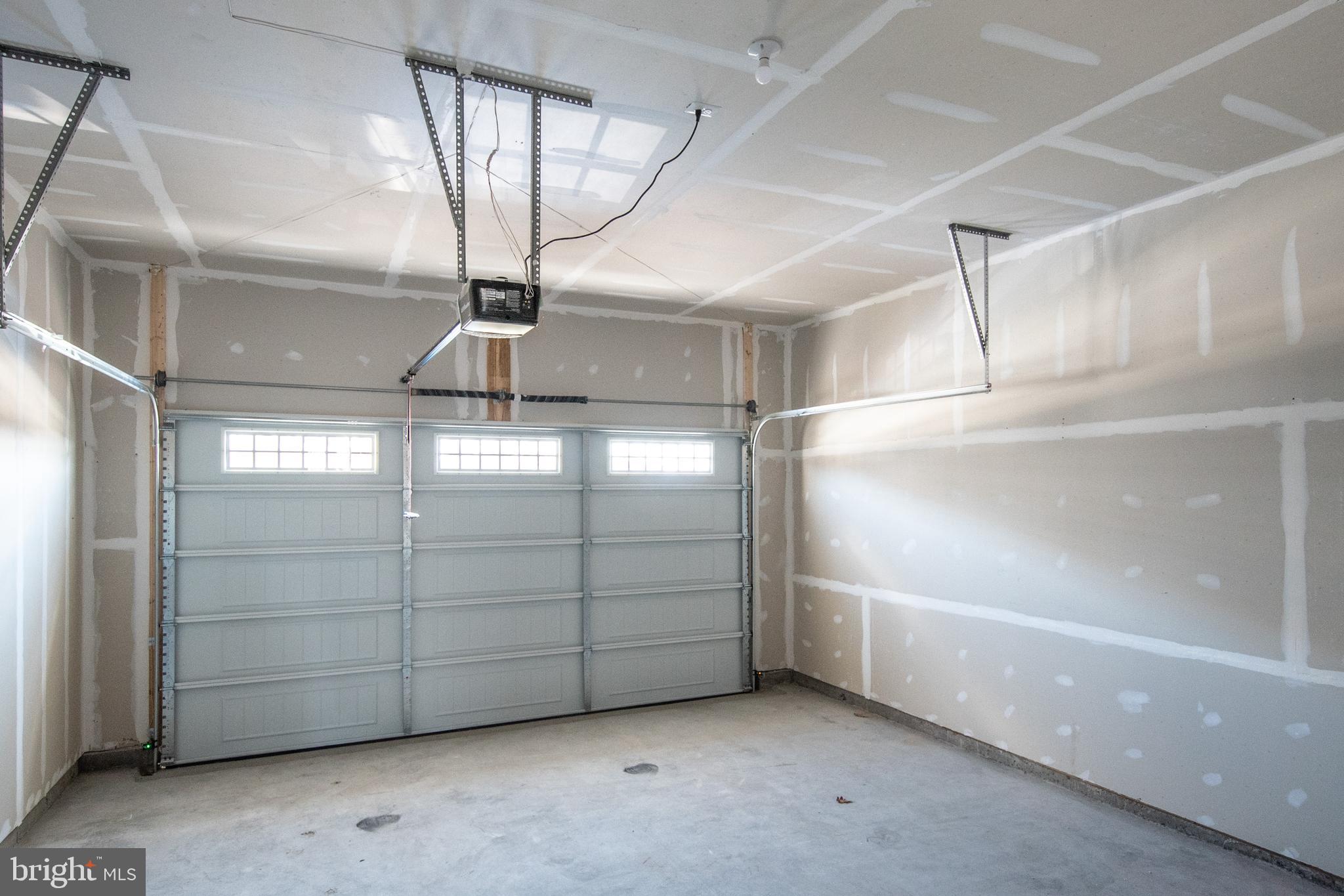 LAKE FREDERICK - Residential Lease