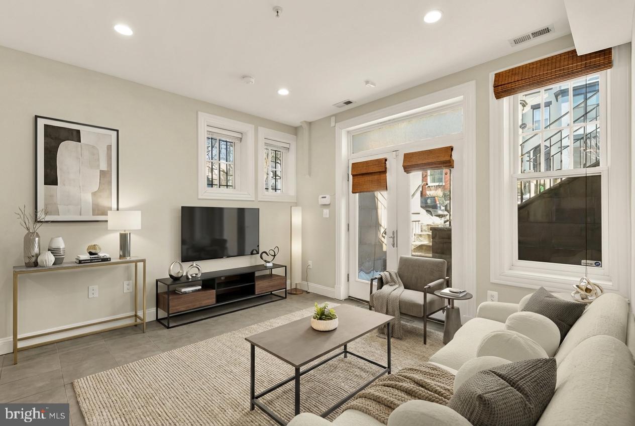 2714 ONTARIO ROAD NW 2