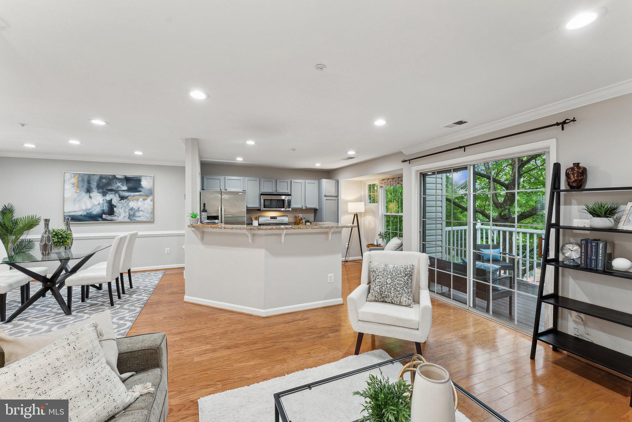 ISLAND CREEK - Residential