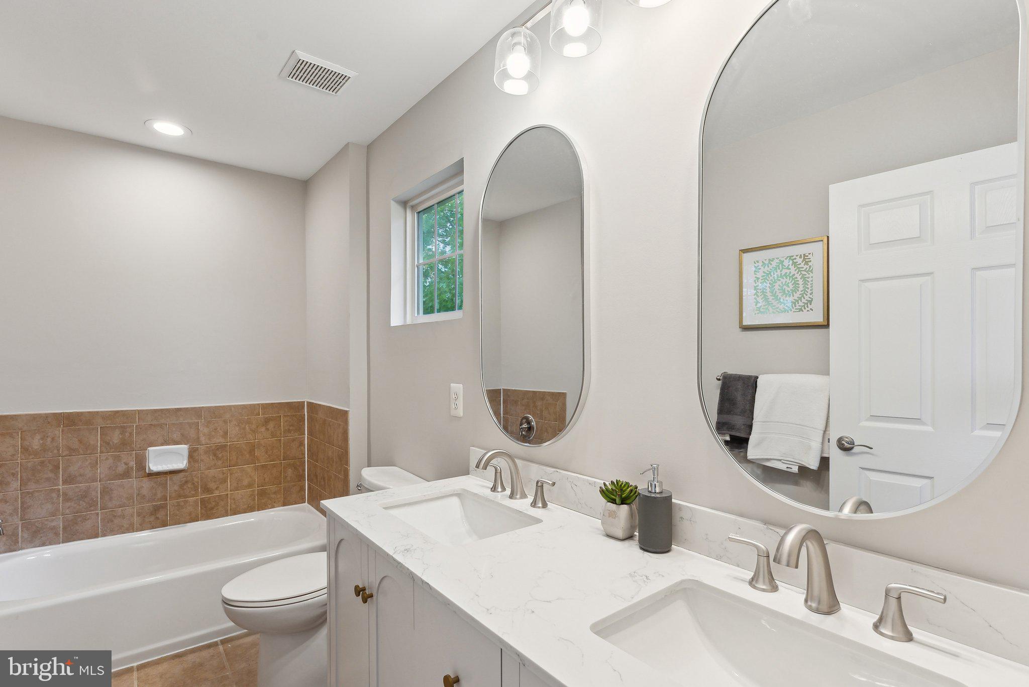 ISLAND CREEK - Residential