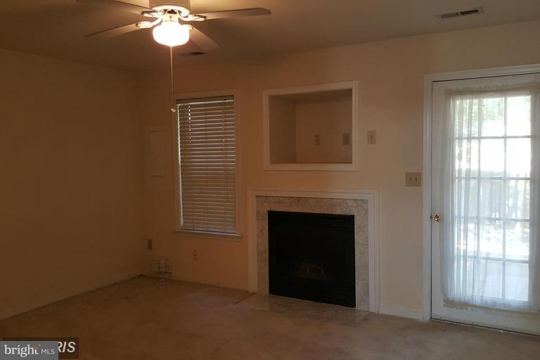 STONE RIVER - Residential Lease