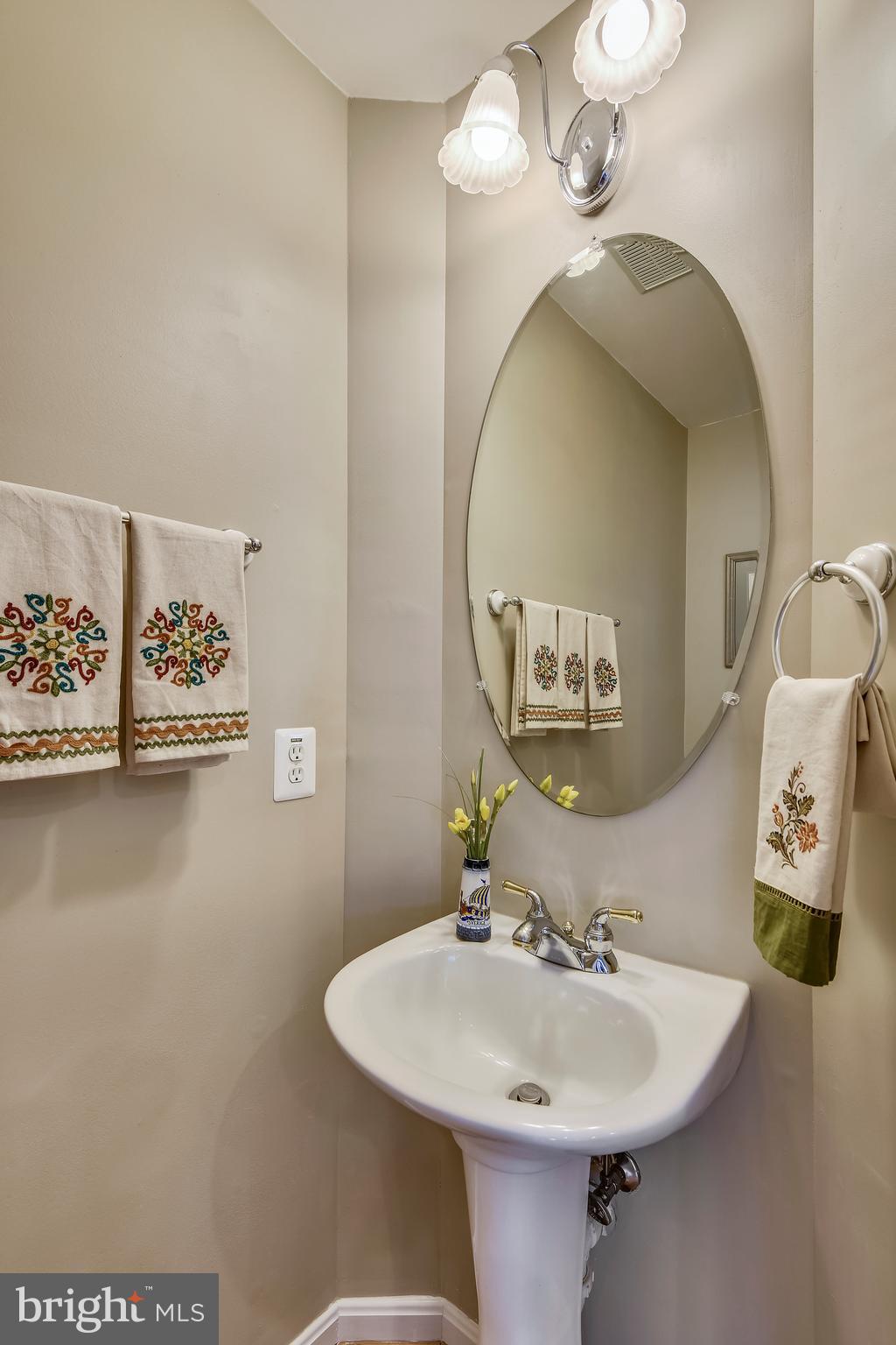 AUGUST WOODS - Residential