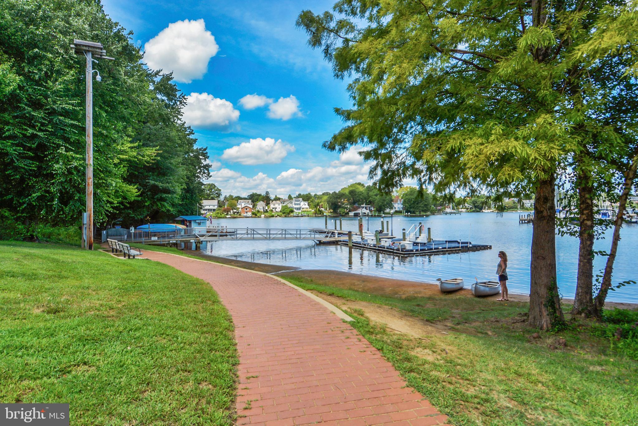 AUGUST WOODS - Residential