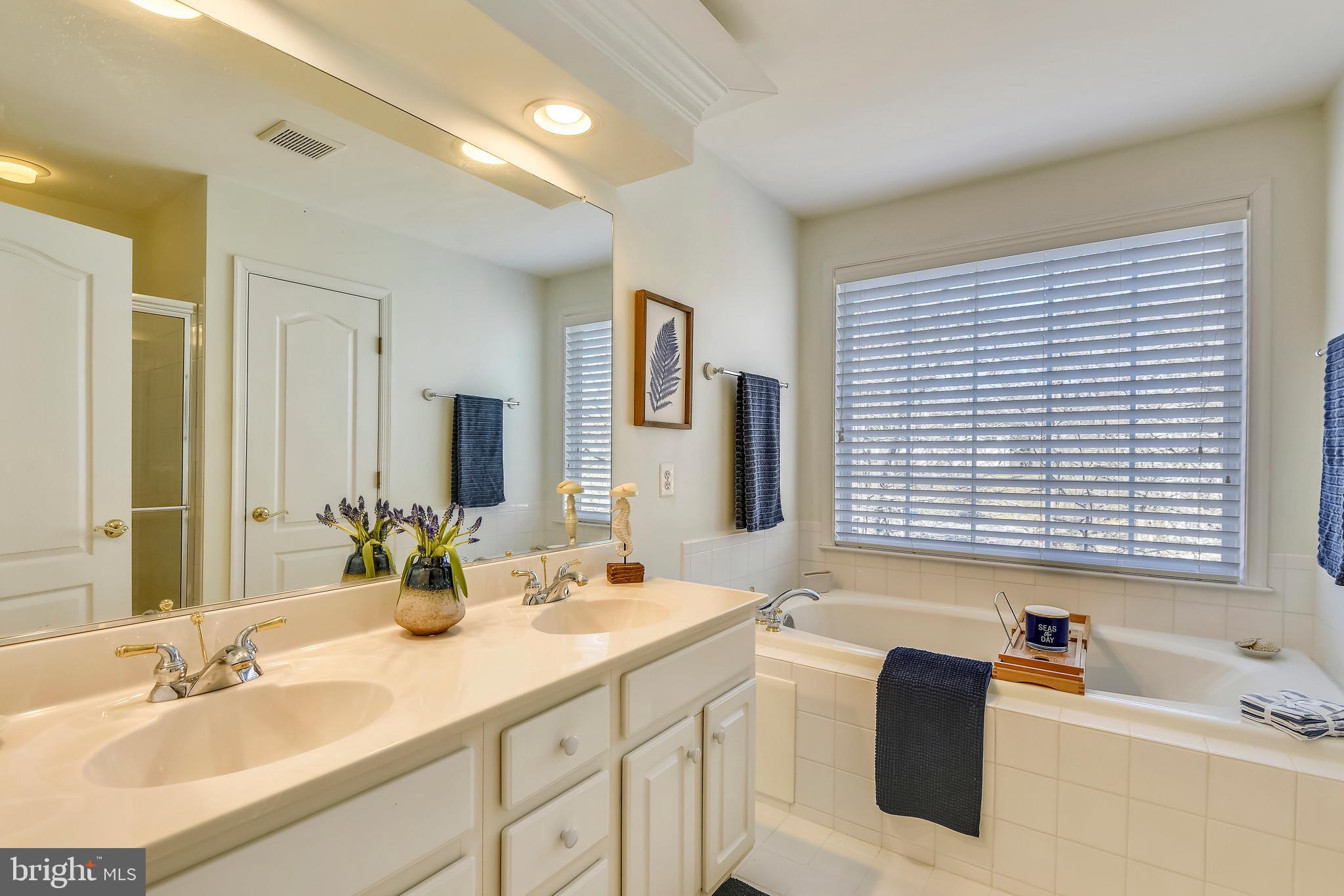 AUGUST WOODS - Residential