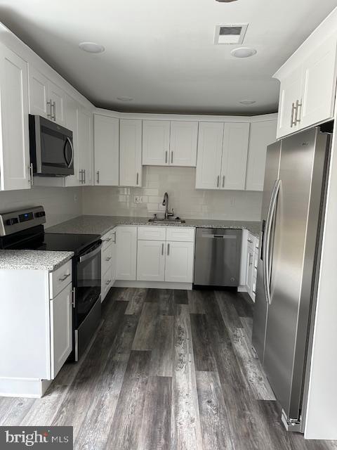 TWIN OAKS - Residential Lease