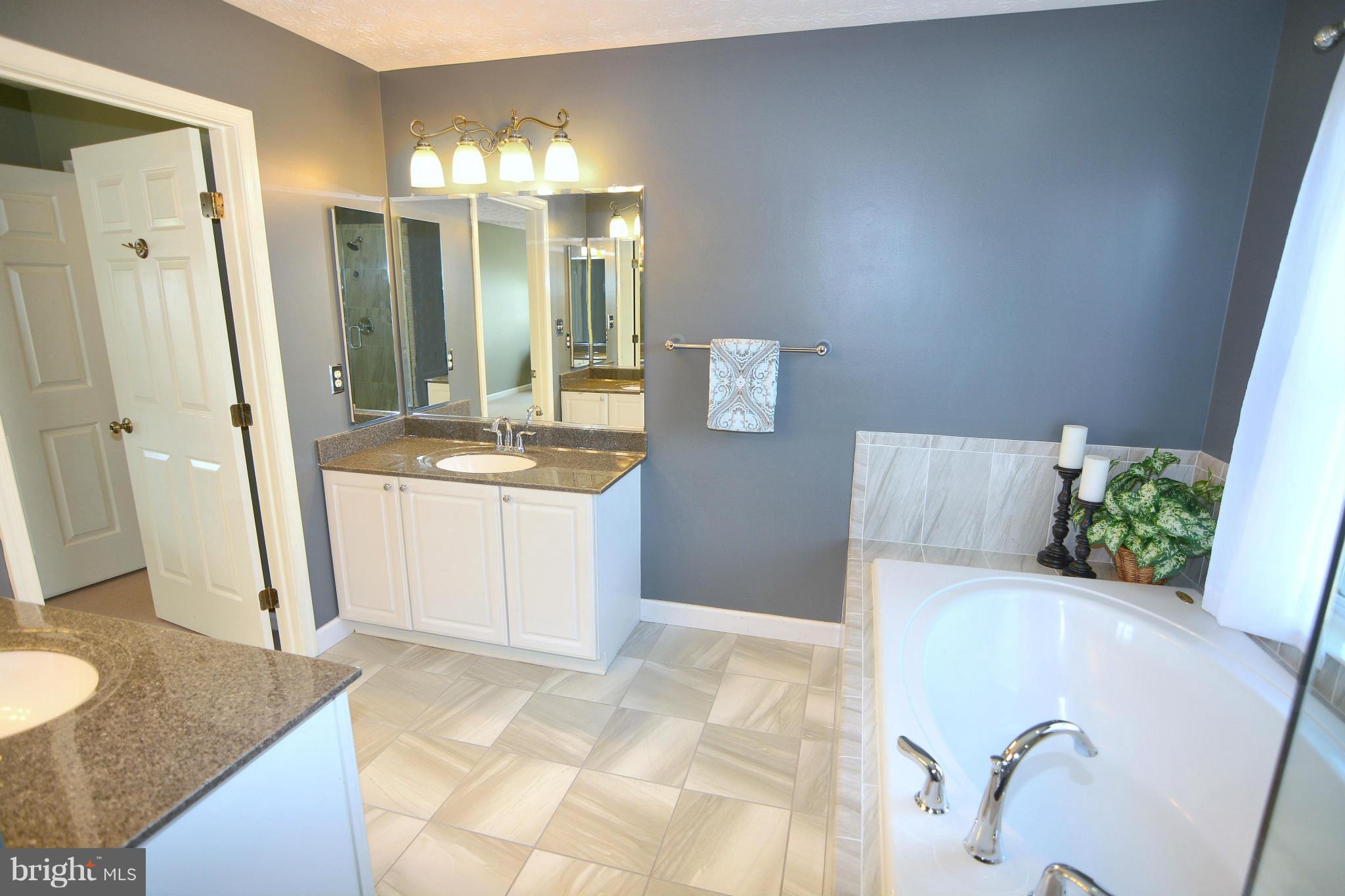 PINEY ORCHARD - Residential