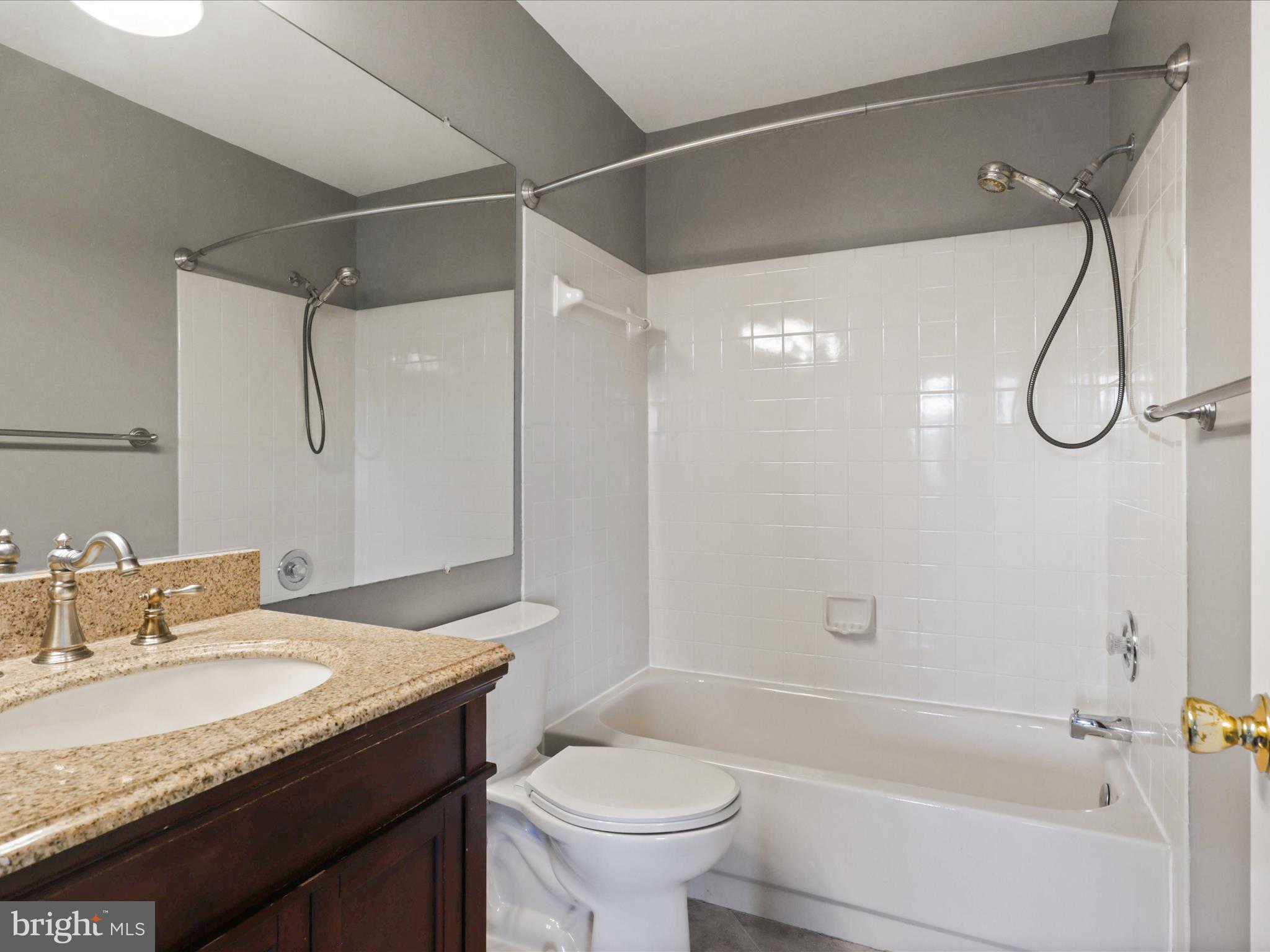 SURREY AT MANCHESTER LAKES - Residential