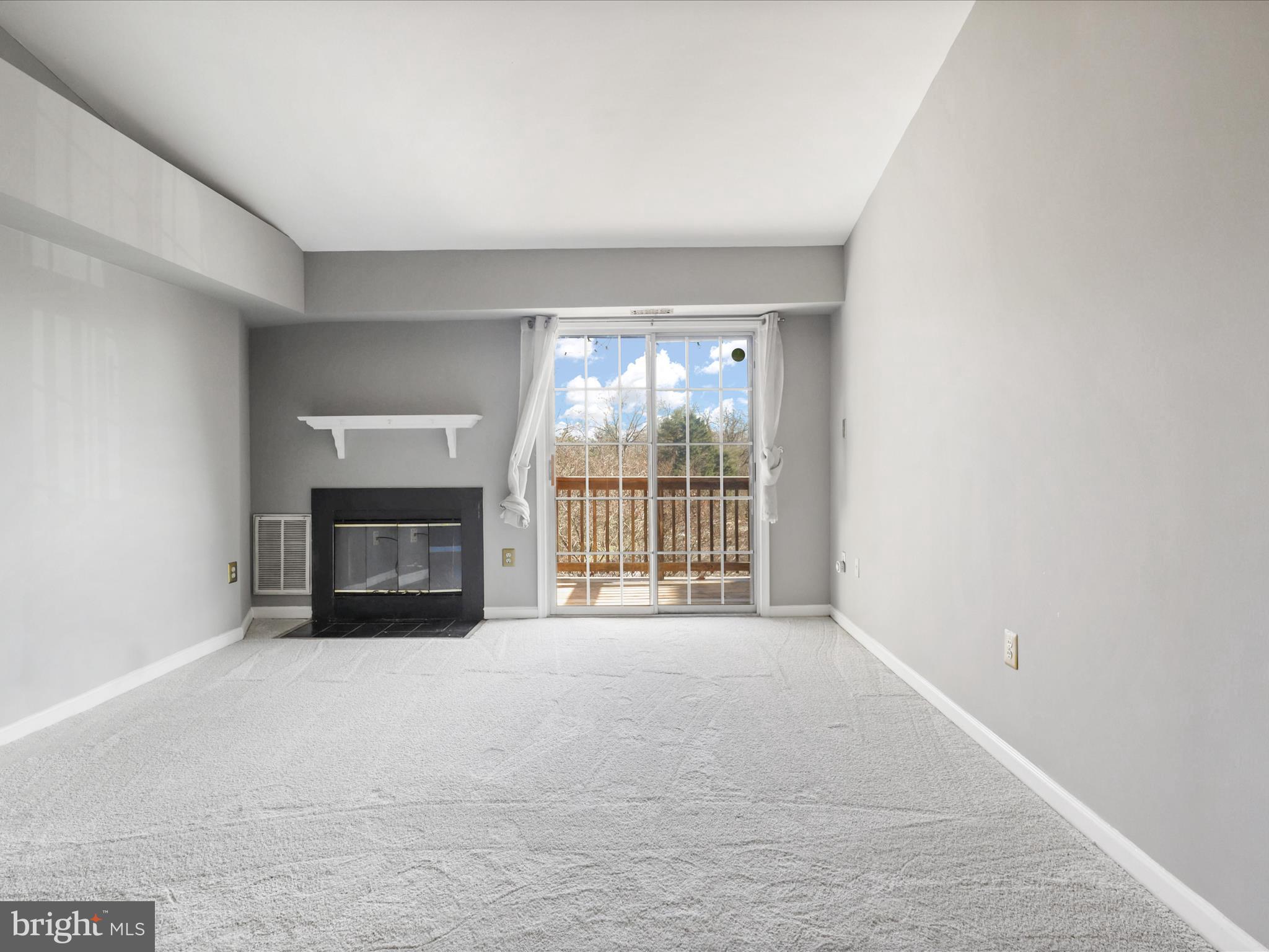 SURREY AT MANCHESTER LAKES - Residential