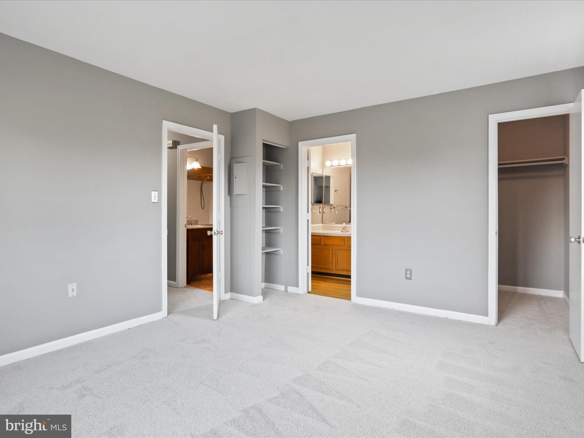 SURREY AT MANCHESTER LAKES - Residential