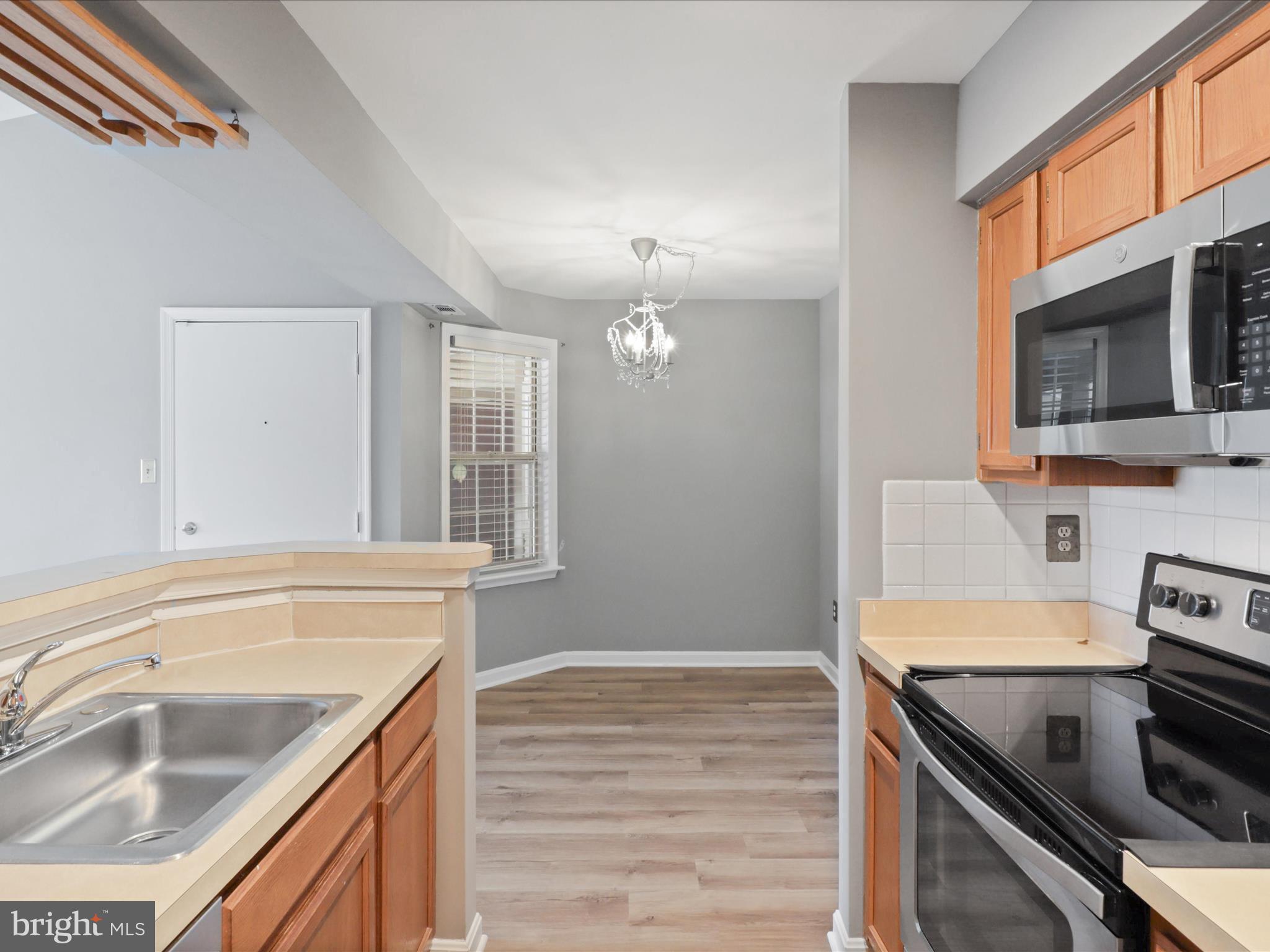 SURREY AT MANCHESTER LAKES - Residential